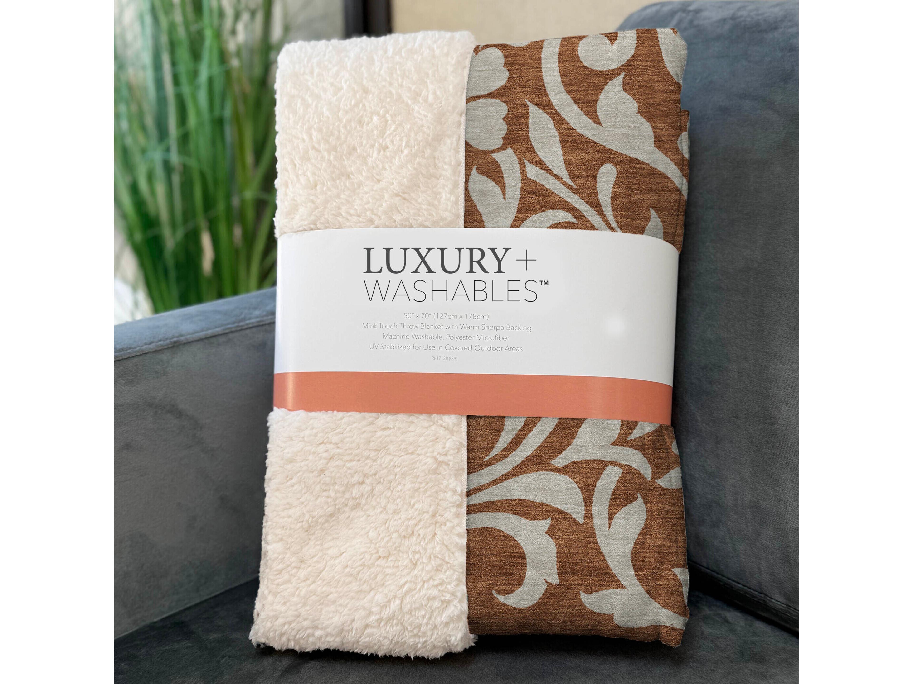 Dalyn Sherpa Orange Polyester Throw