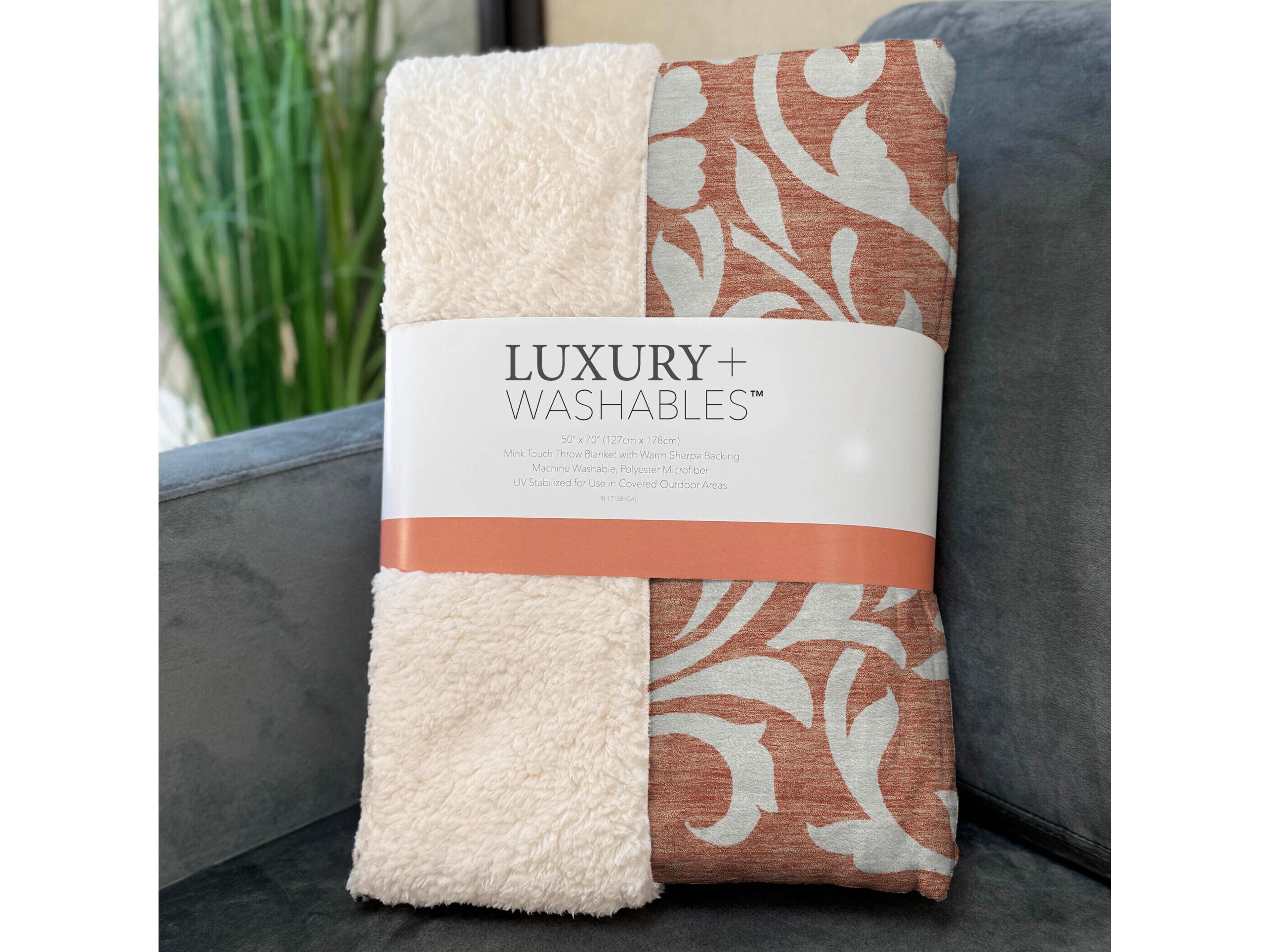 Dalyn Sherpa Orange Polyester Throw