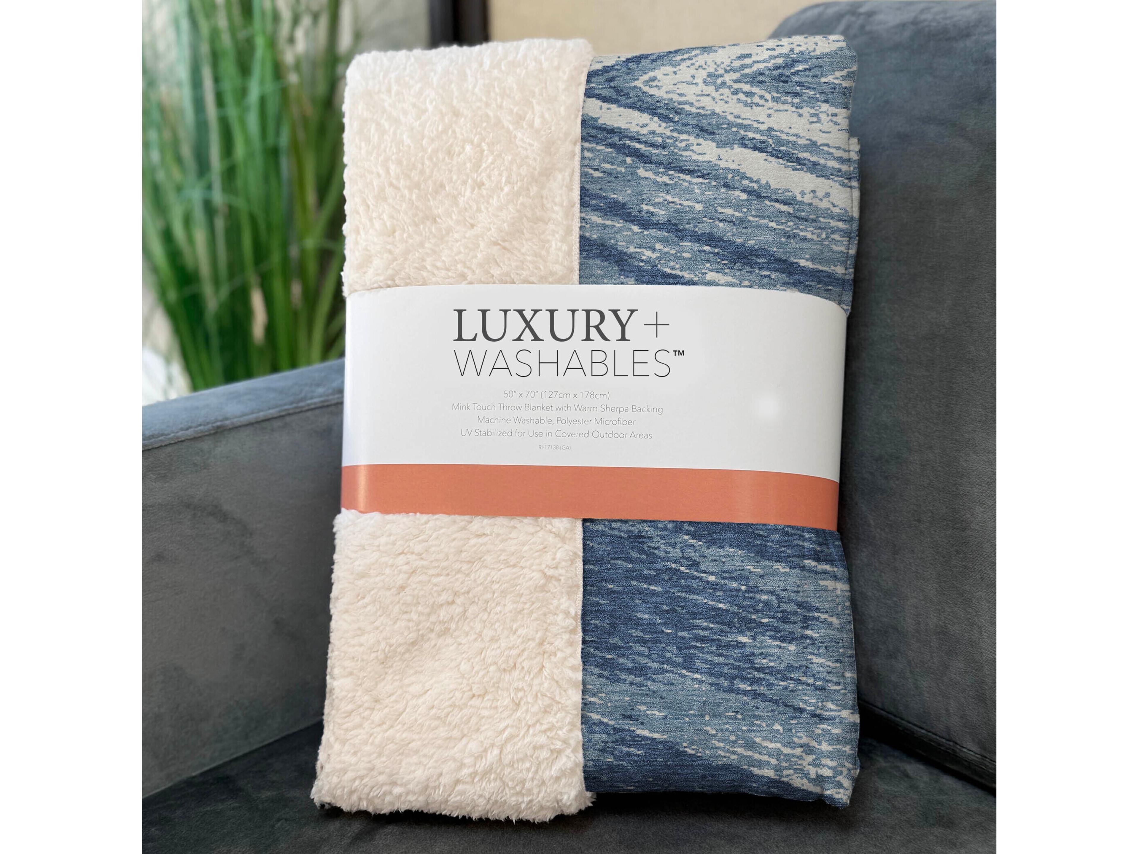 Dalyn Sherpa Blue Polyester Throw