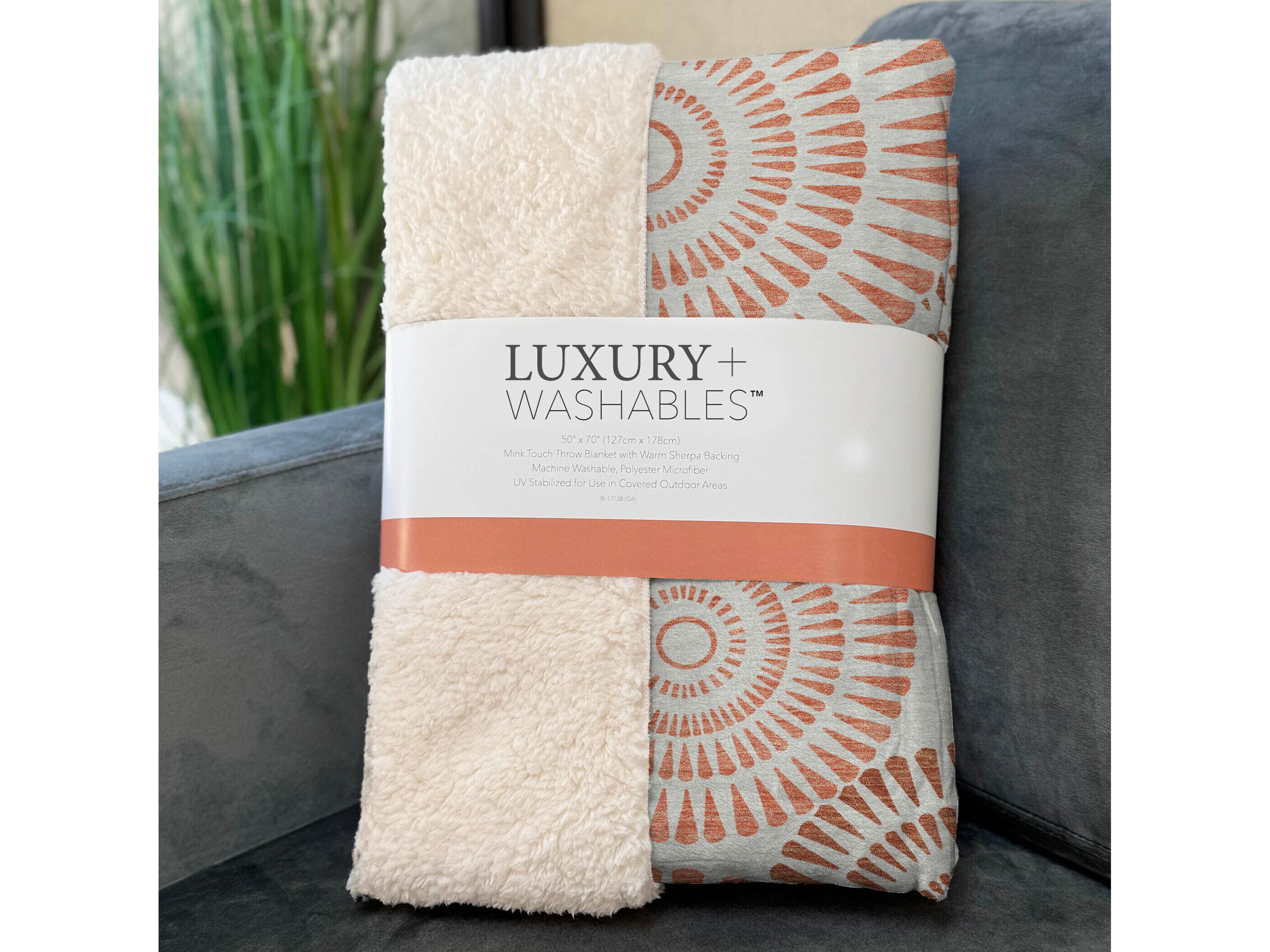 Dalyn Sherpa Orange Polyester Throw