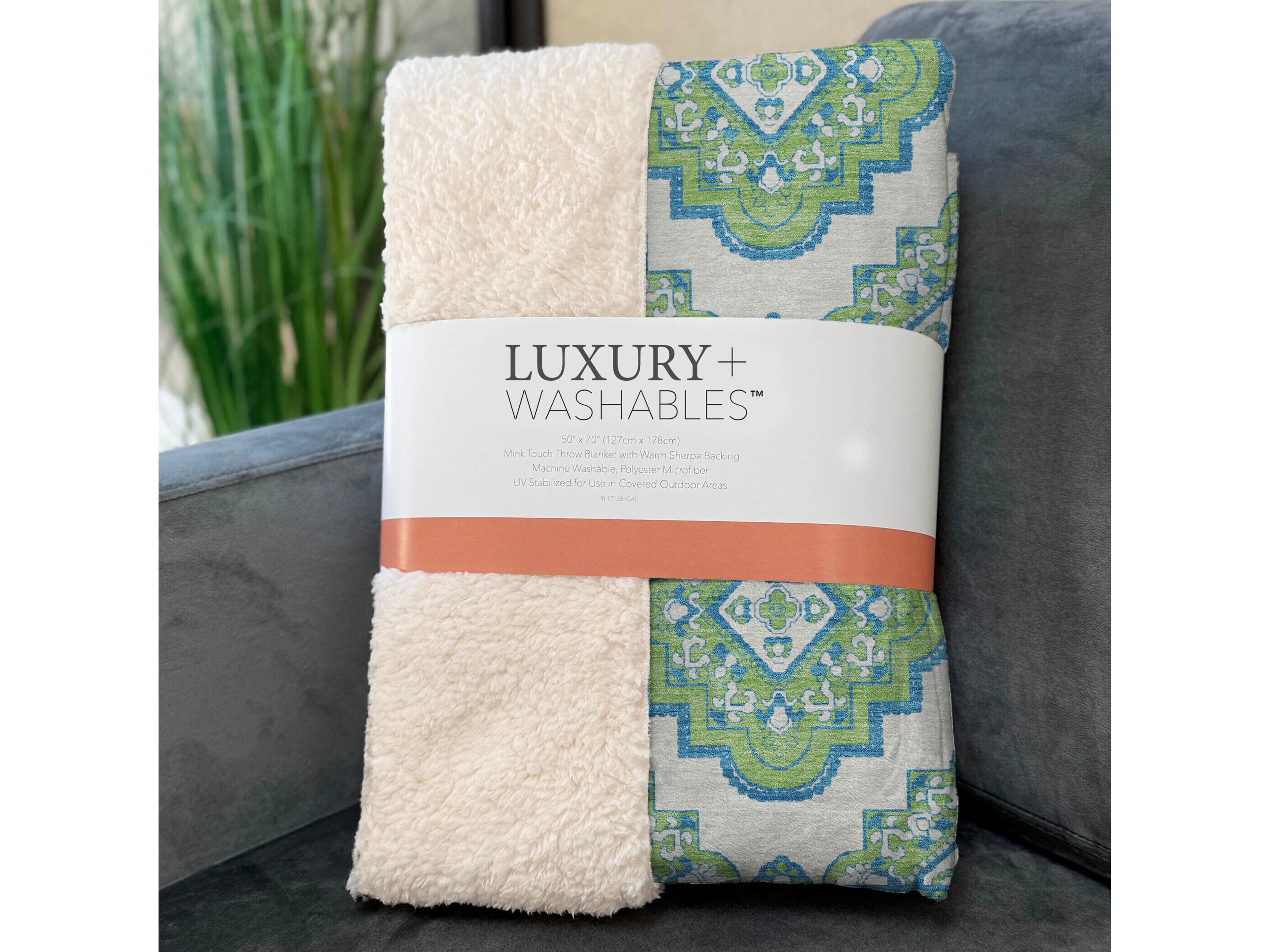 Dalyn Sherpa Green Polyester Throw