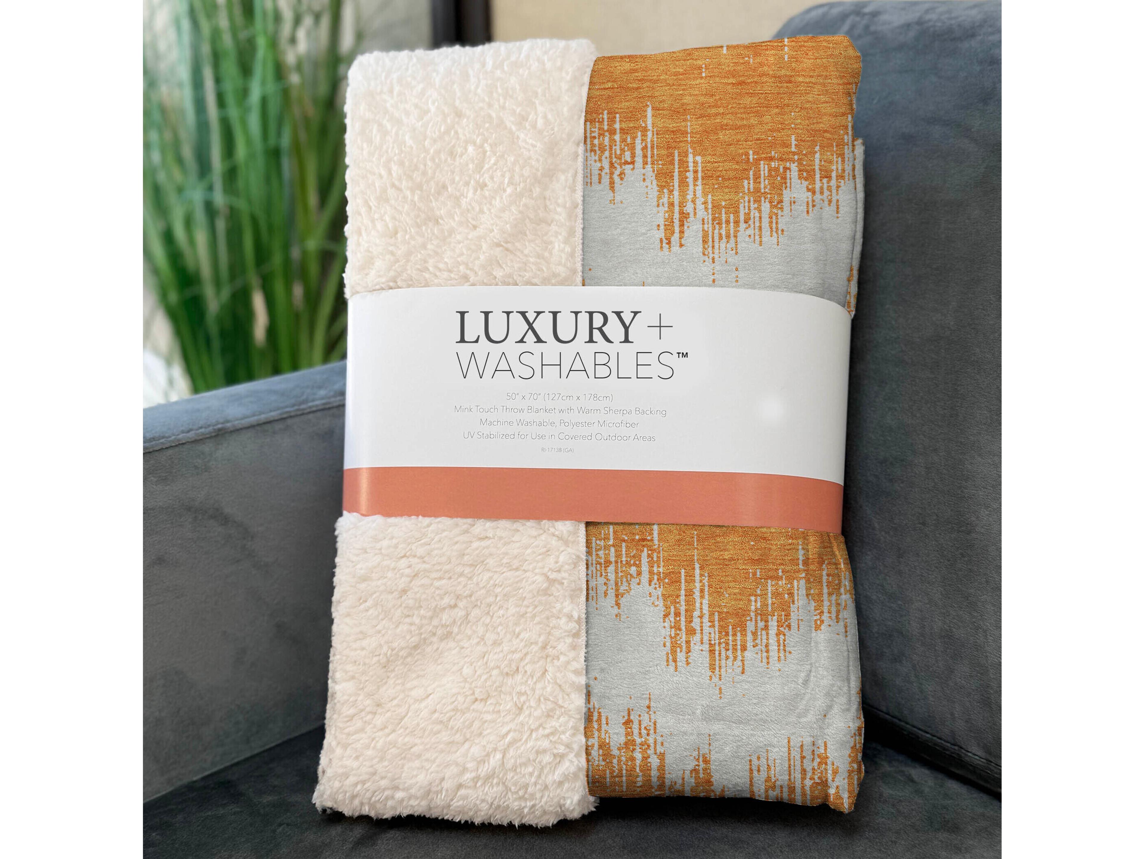 Dalyn Sherpa Orange Polyester Throw