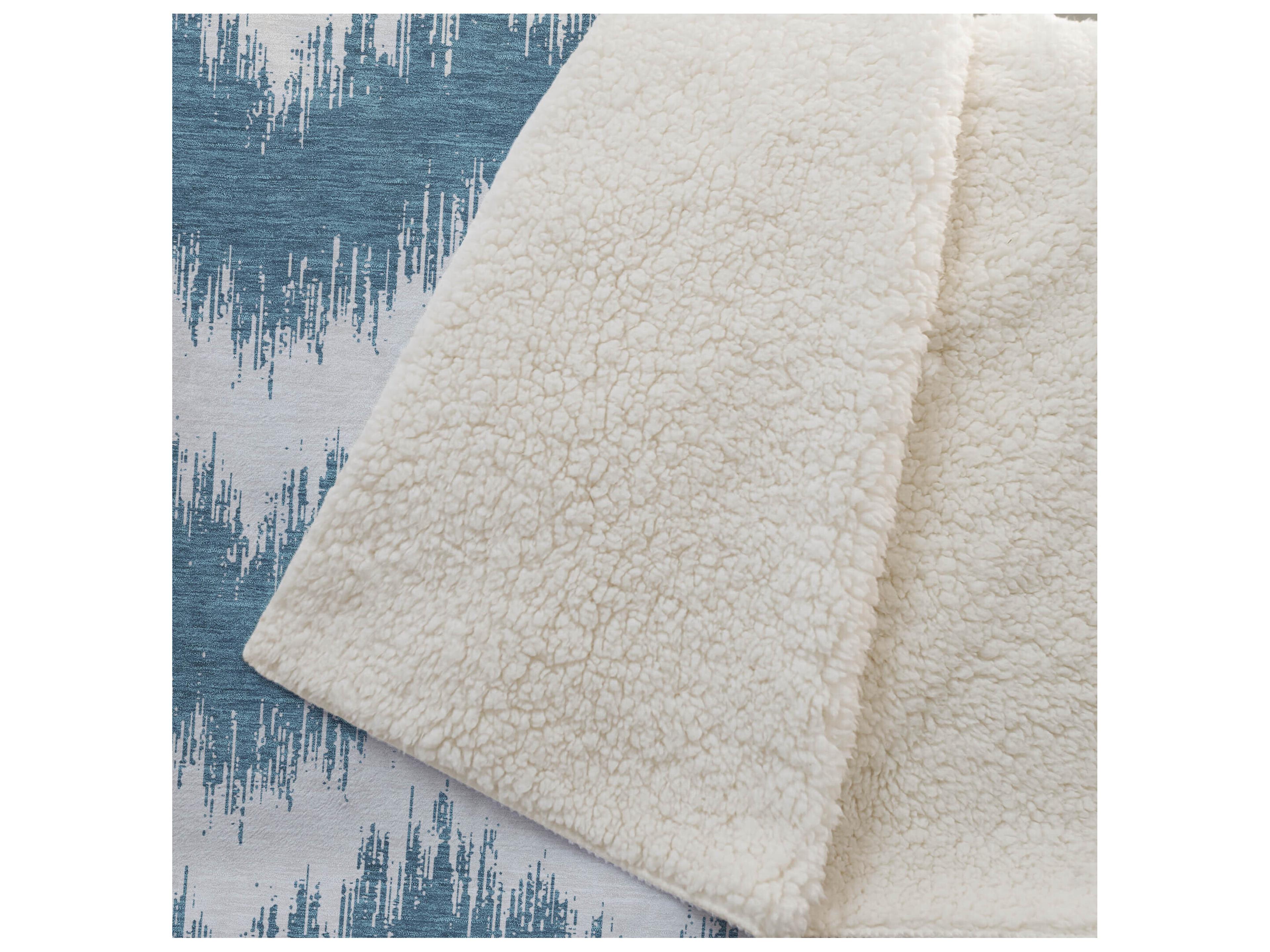 Dalyn Sherpa Teal Polyester Throw