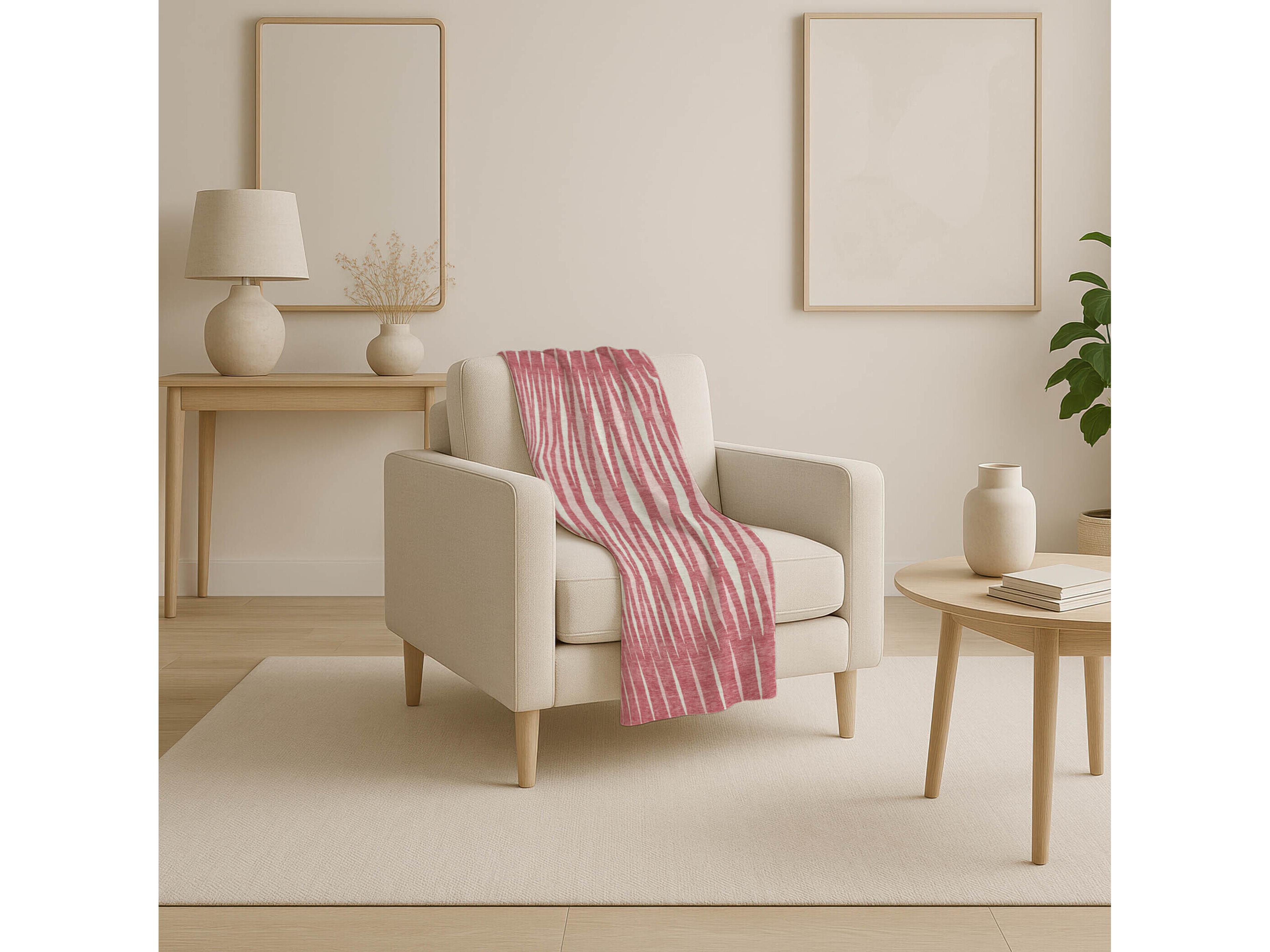 Dalyn Sherpa Pink Polyester Throw