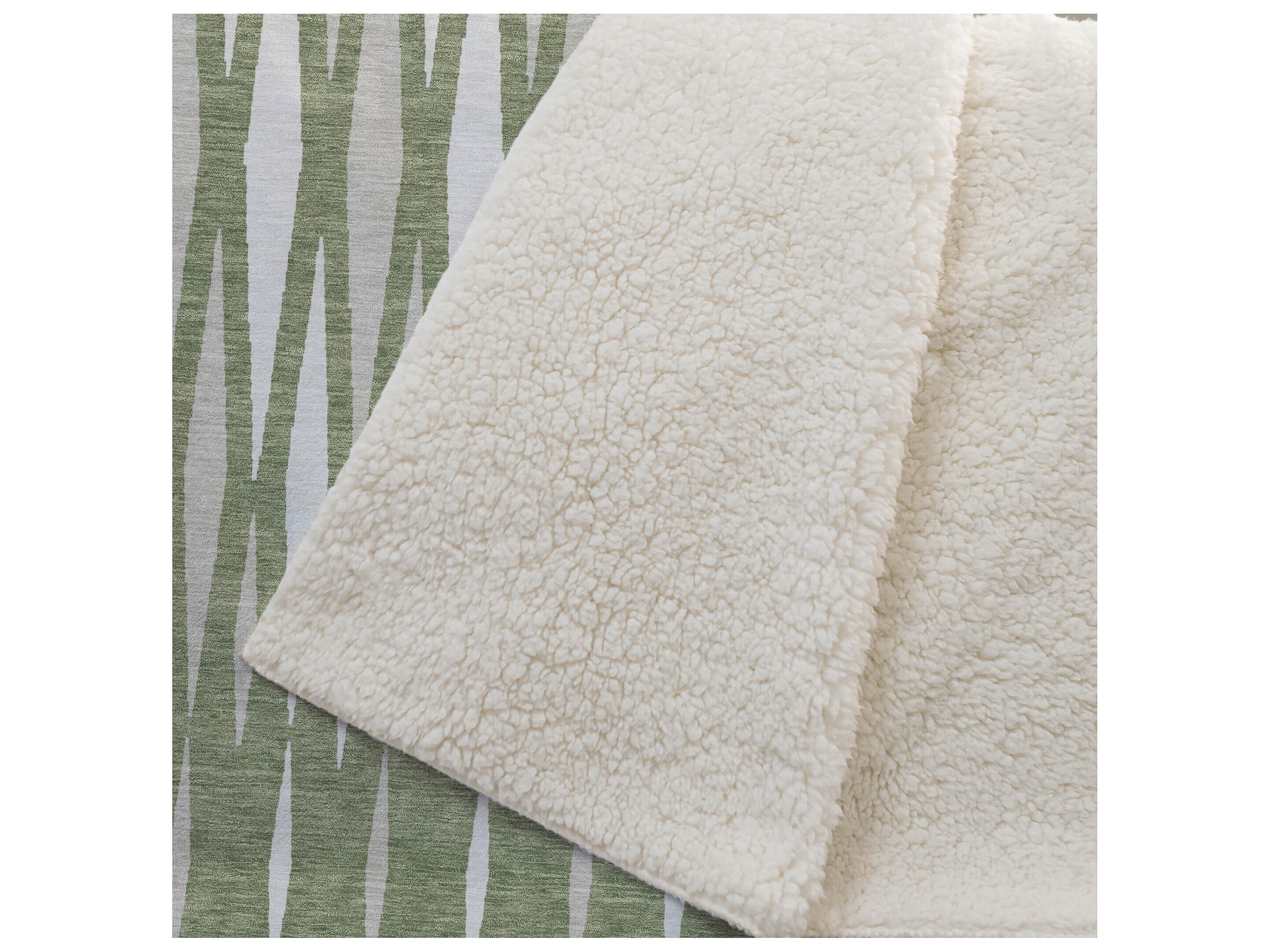 Dalyn Sherpa Green Polyester Throw