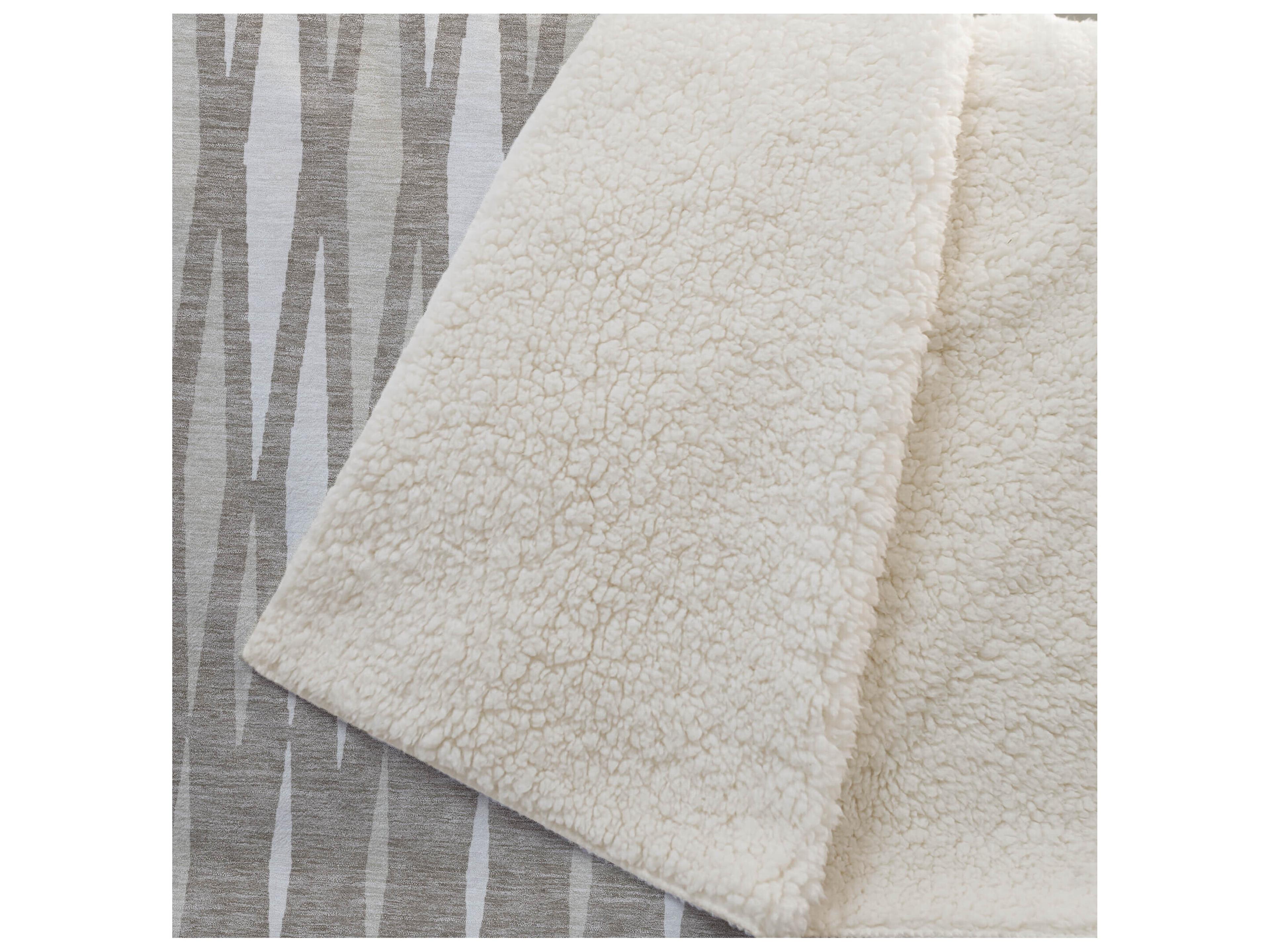 Dalyn Sherpa Brown Polyester Throw