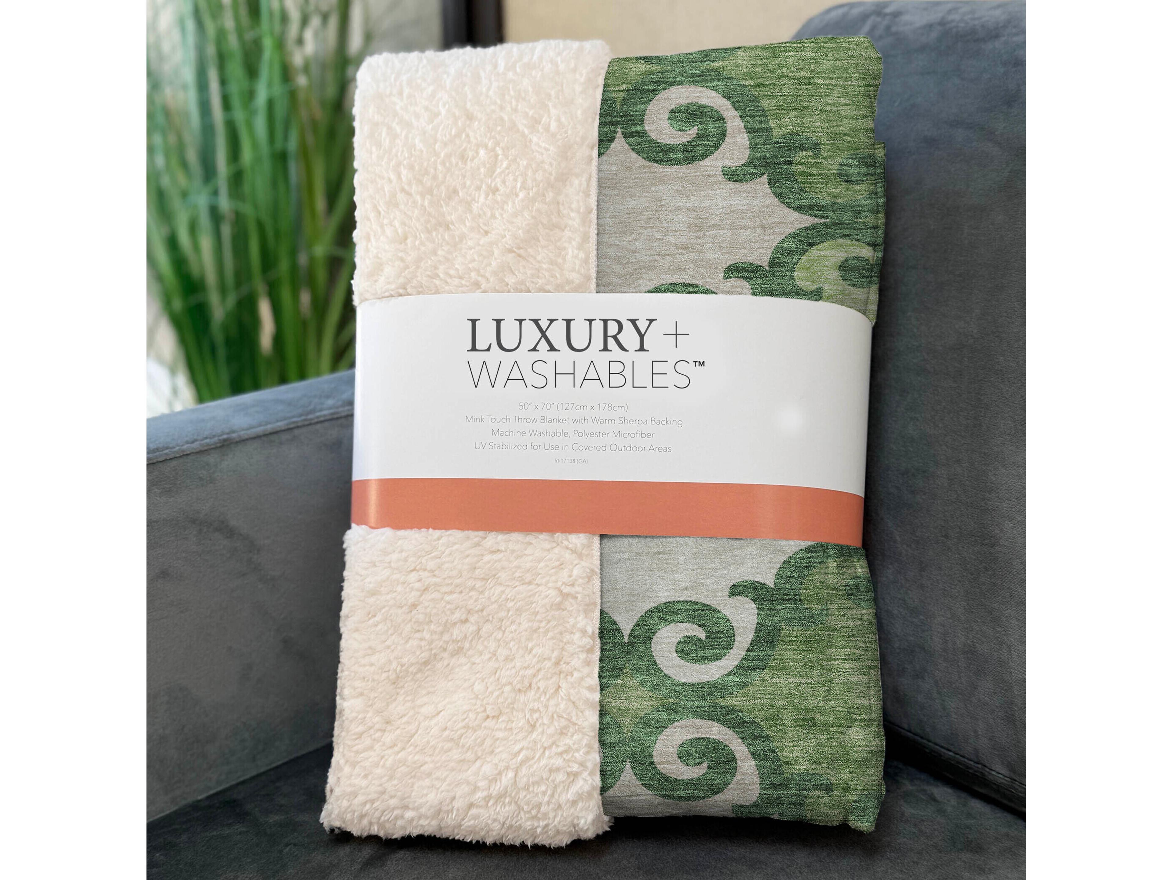 Dalyn Sherpa Green Polyester Throw