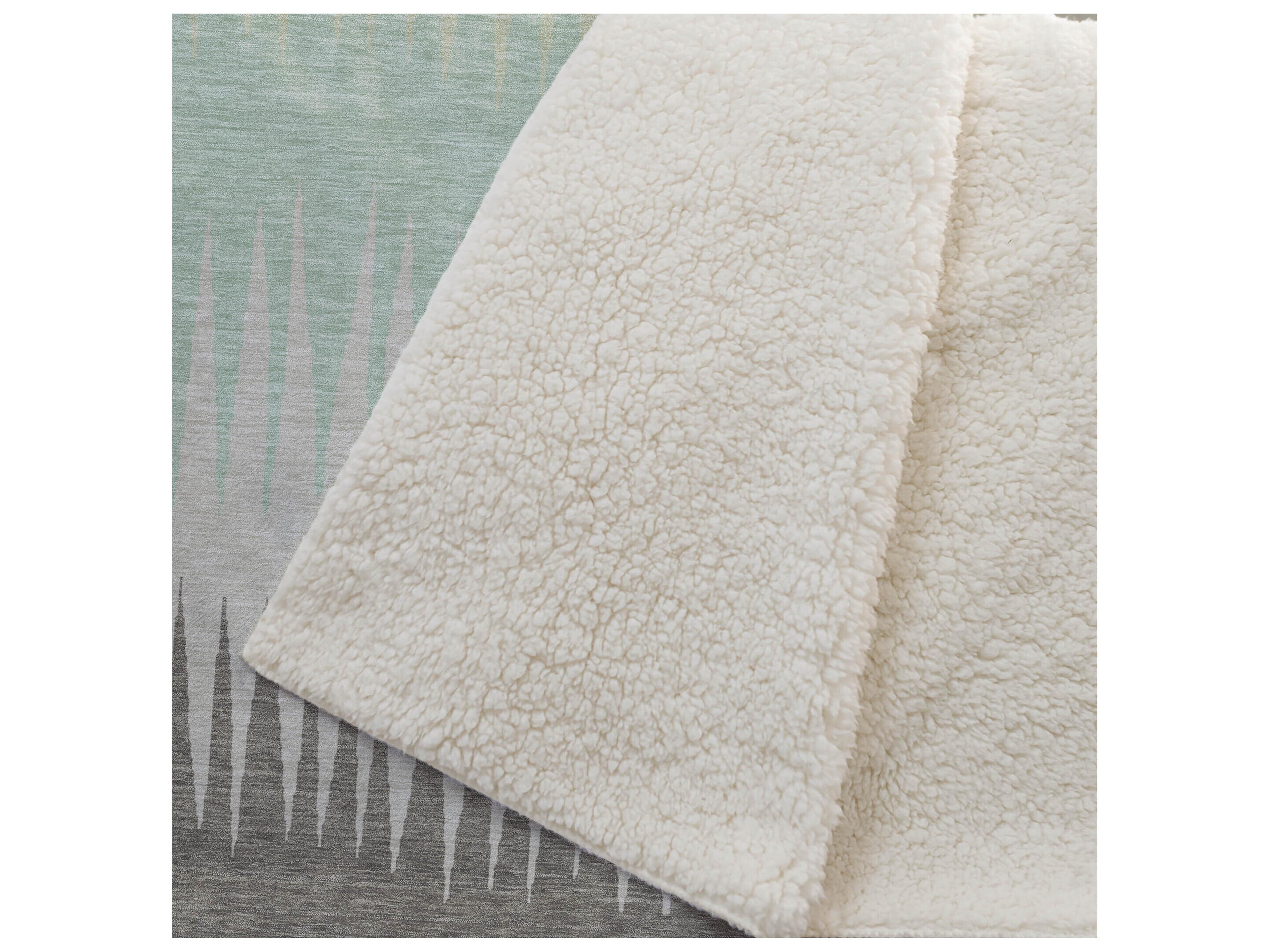 Dalyn Sherpa Green Polyester Throw