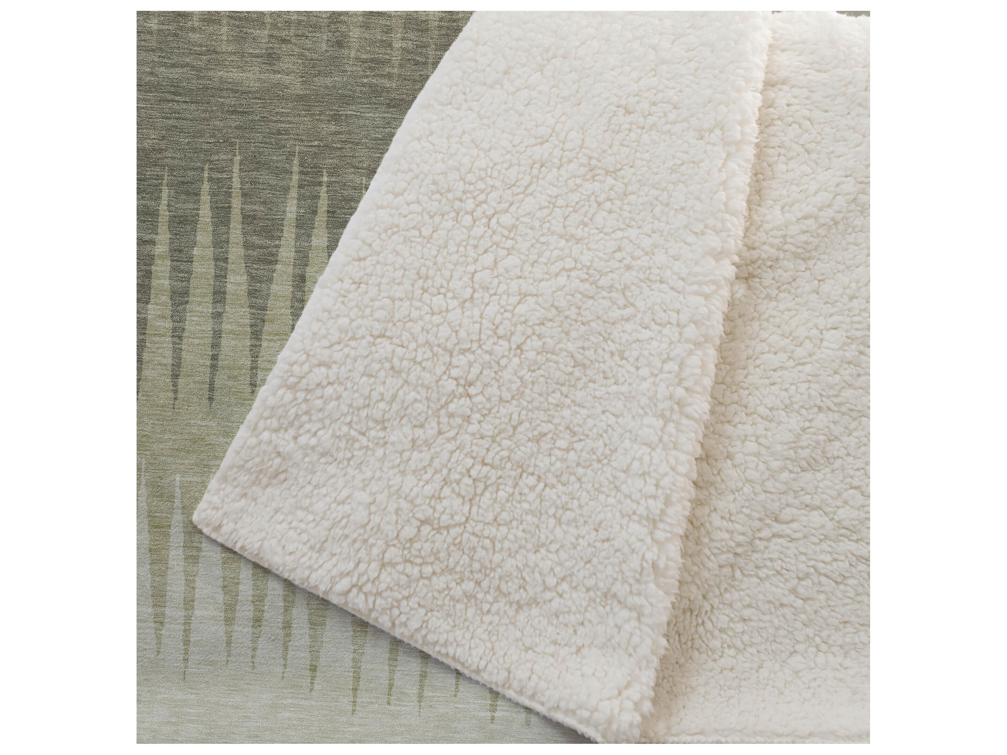 Dalyn Sherpa Green Polyester Throw