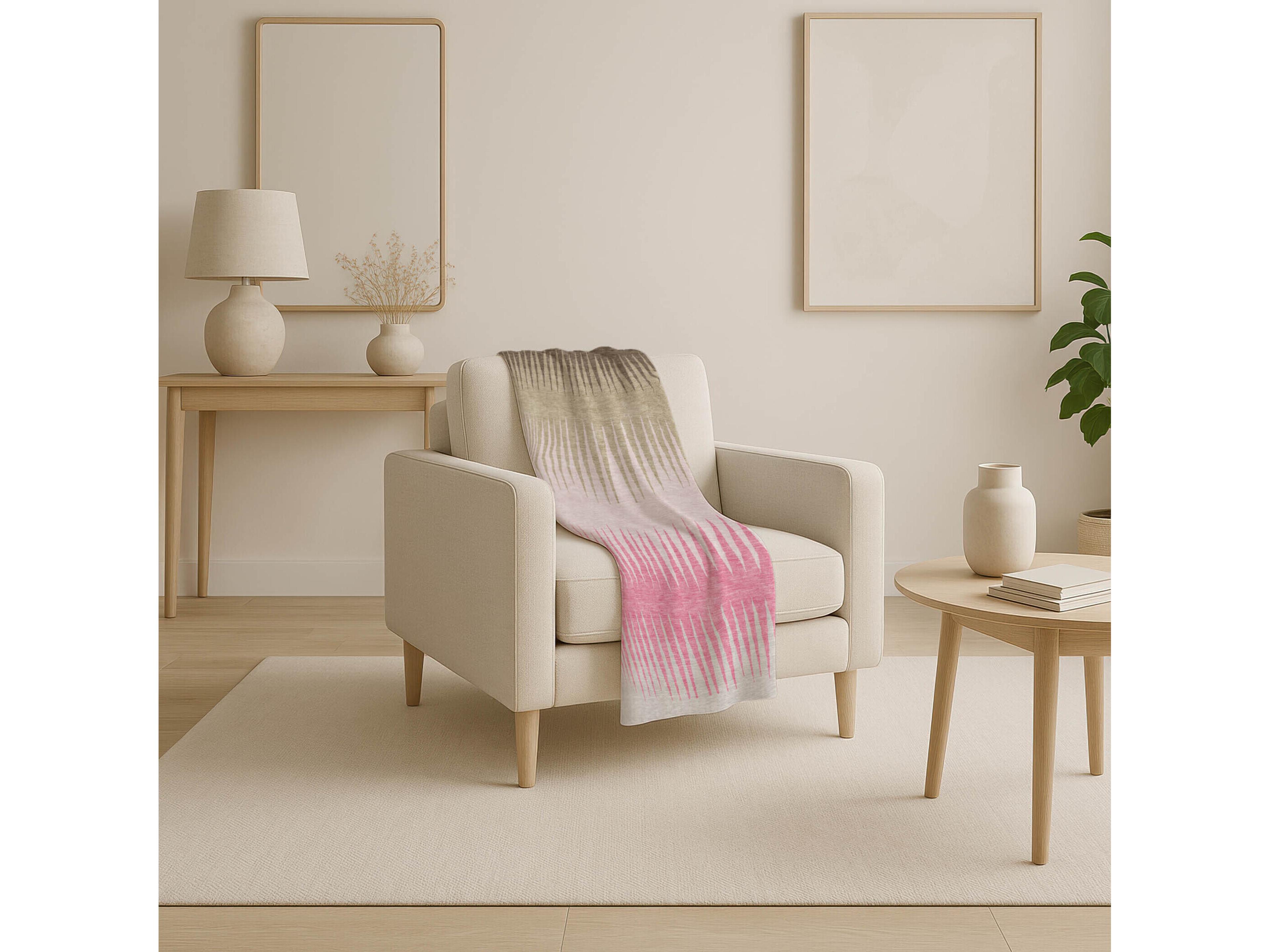 Dalyn Sherpa Pink Polyester Throw