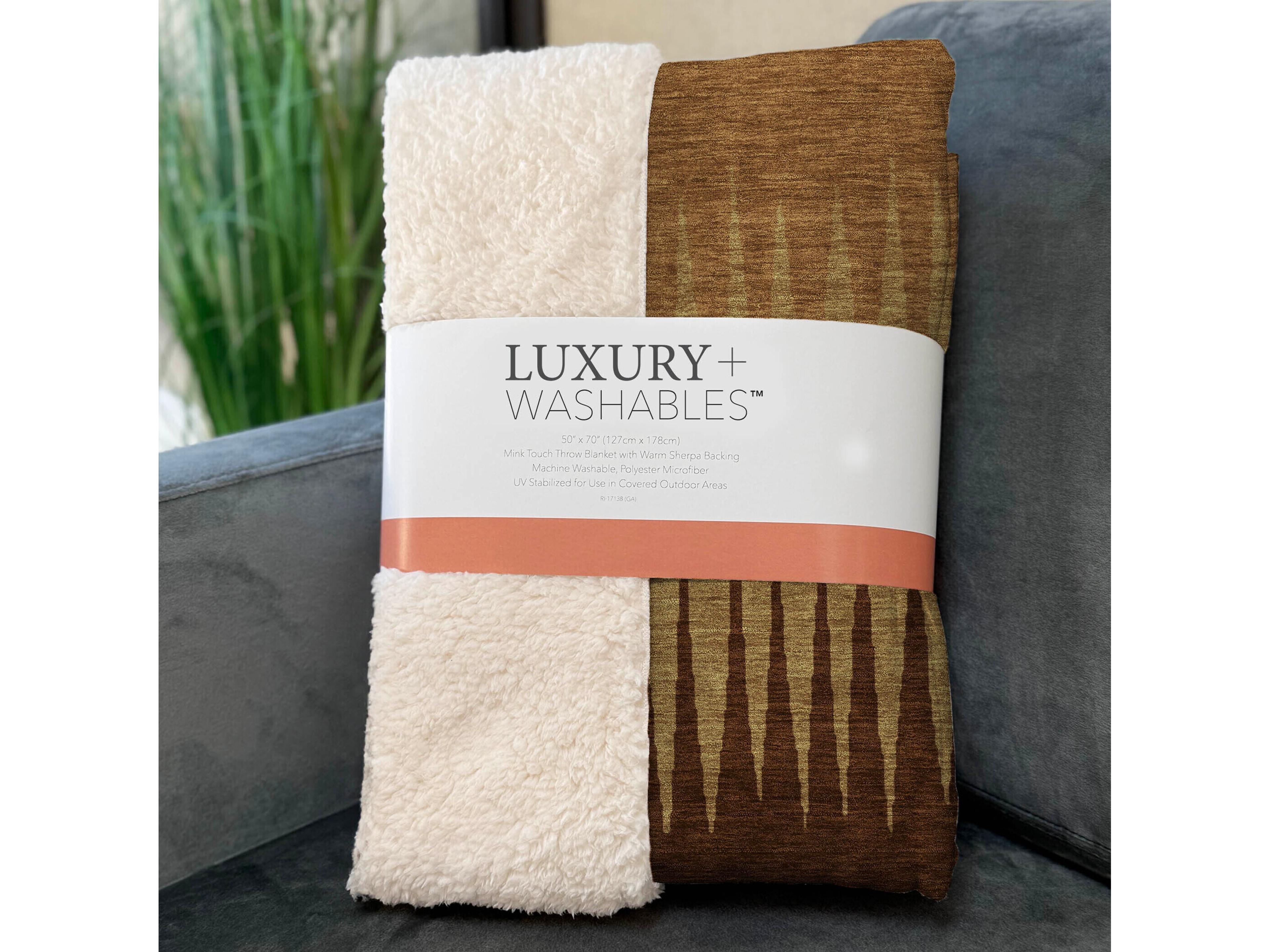 Dalyn Sherpa Orange Polyester Throw