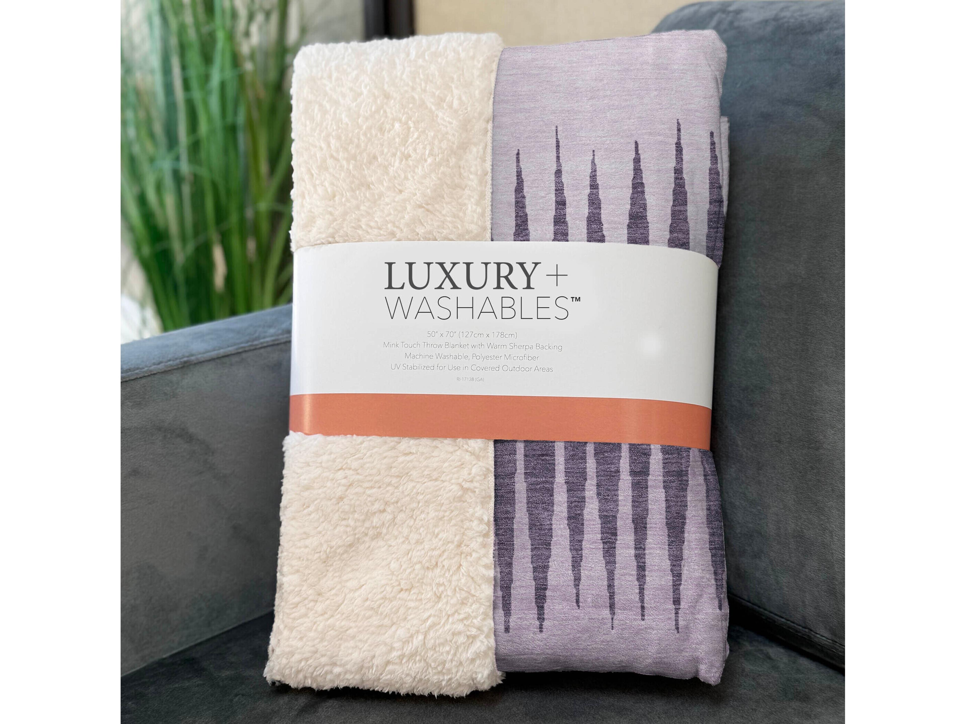 Dalyn Sherpa Purple Polyester Throw