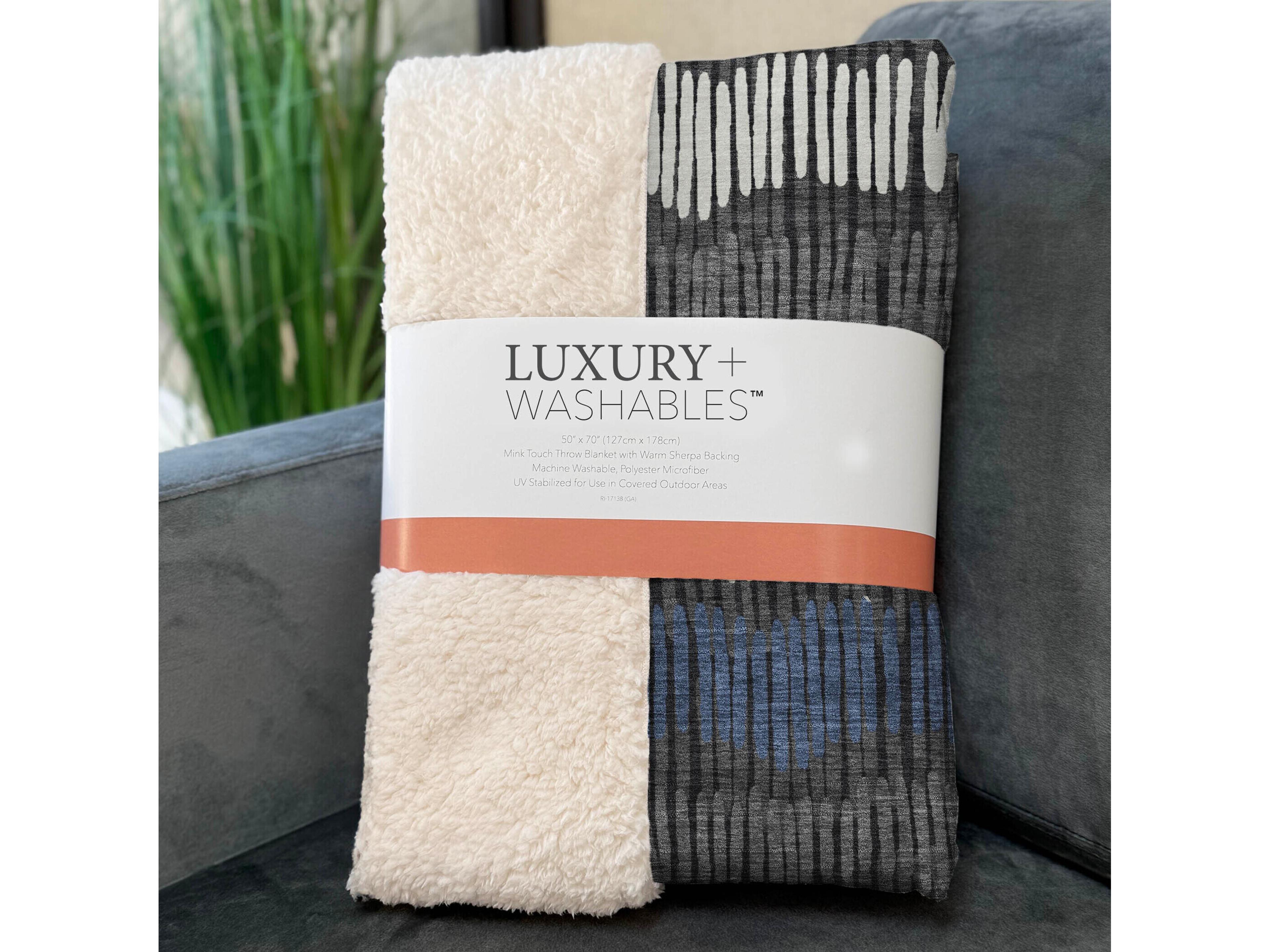 Dalyn Sherpa Gray Polyester Throw