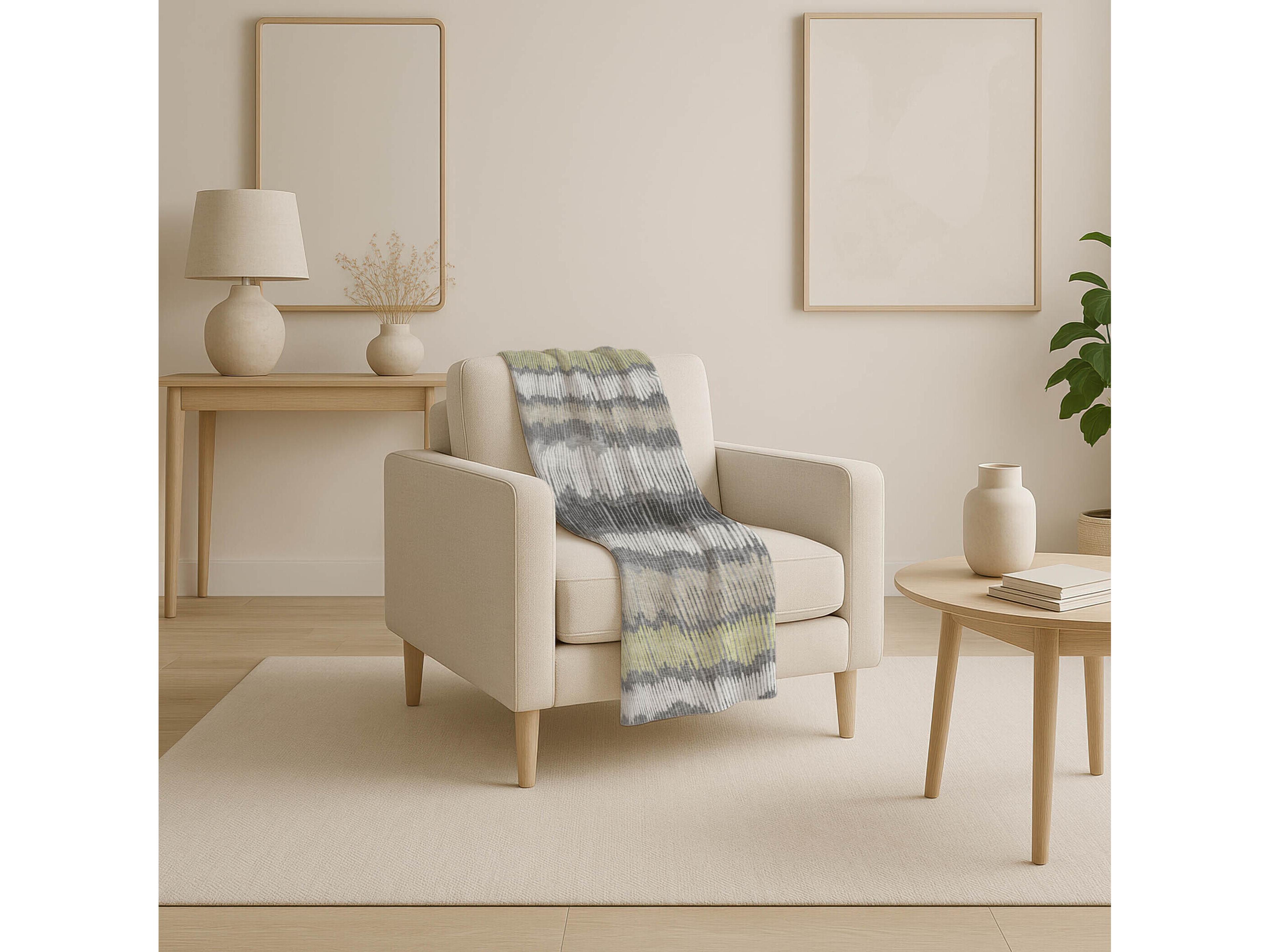 Dalyn Sherpa Gray Polyester Throw