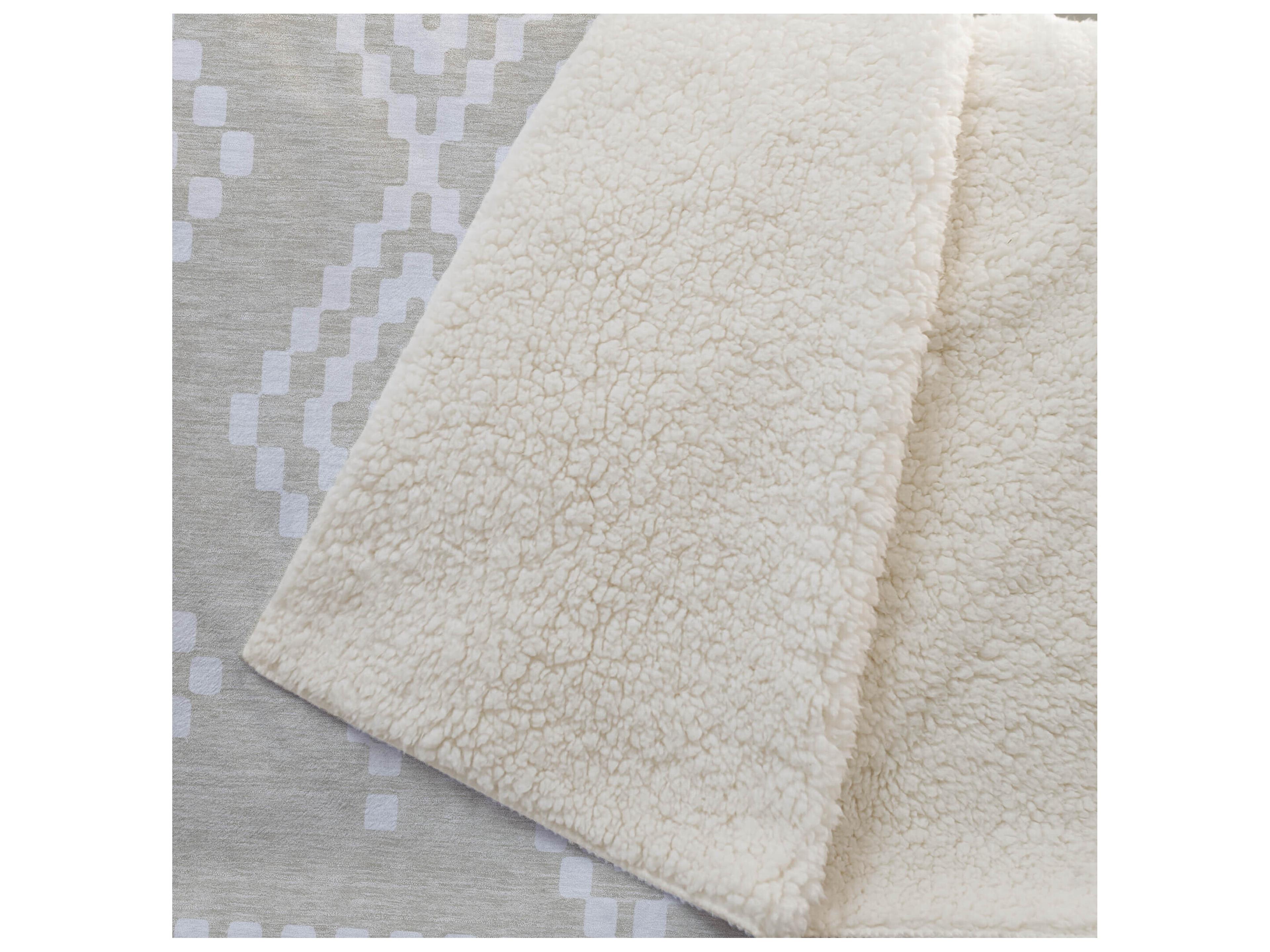 Dalyn Sherpa Brown Polyester Throw