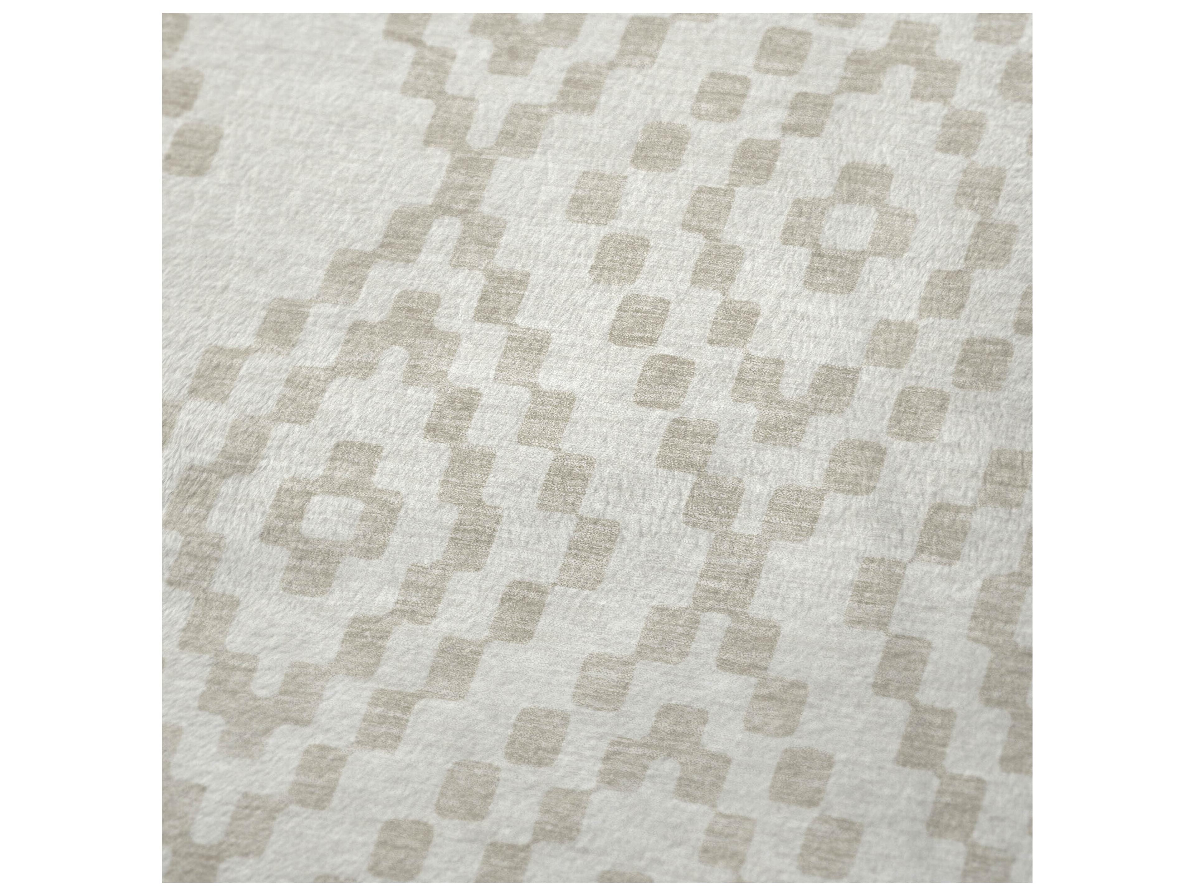 Dalyn Sherpa Ivory Polyester Throw