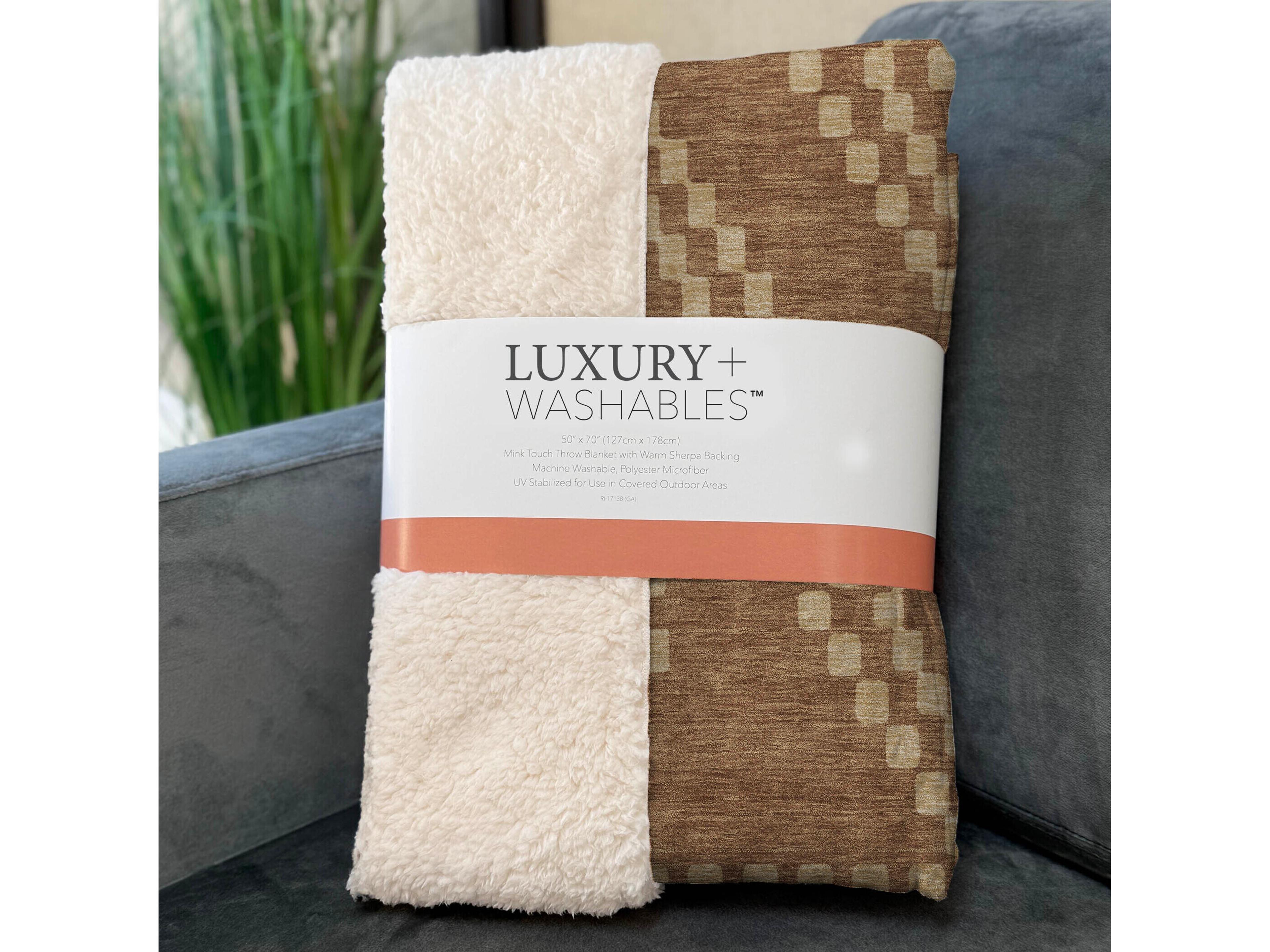 Dalyn Sherpa Orange Polyester Throw