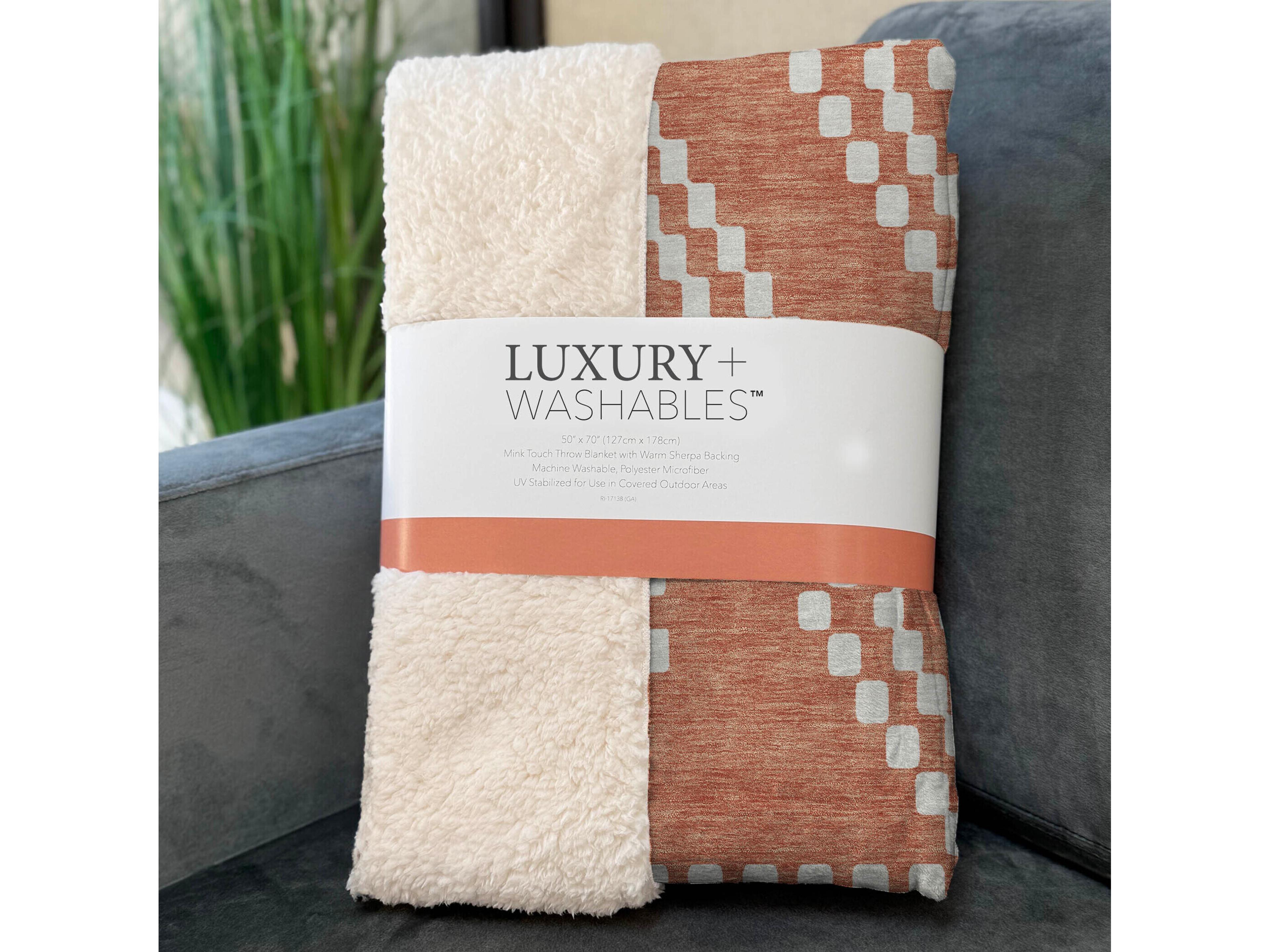 Dalyn Sherpa Orange Polyester Throw