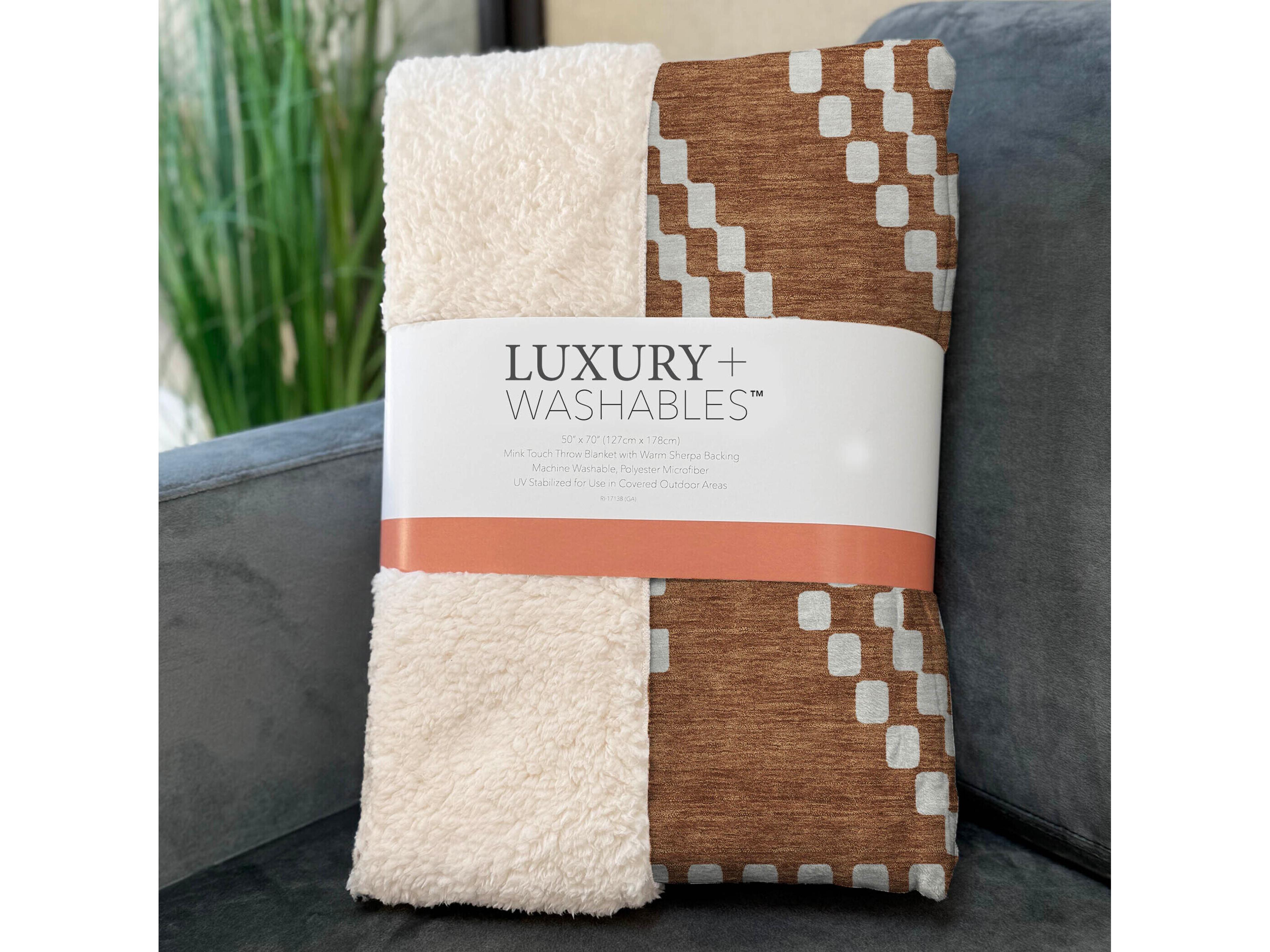 Dalyn Sherpa Orange Polyester Throw