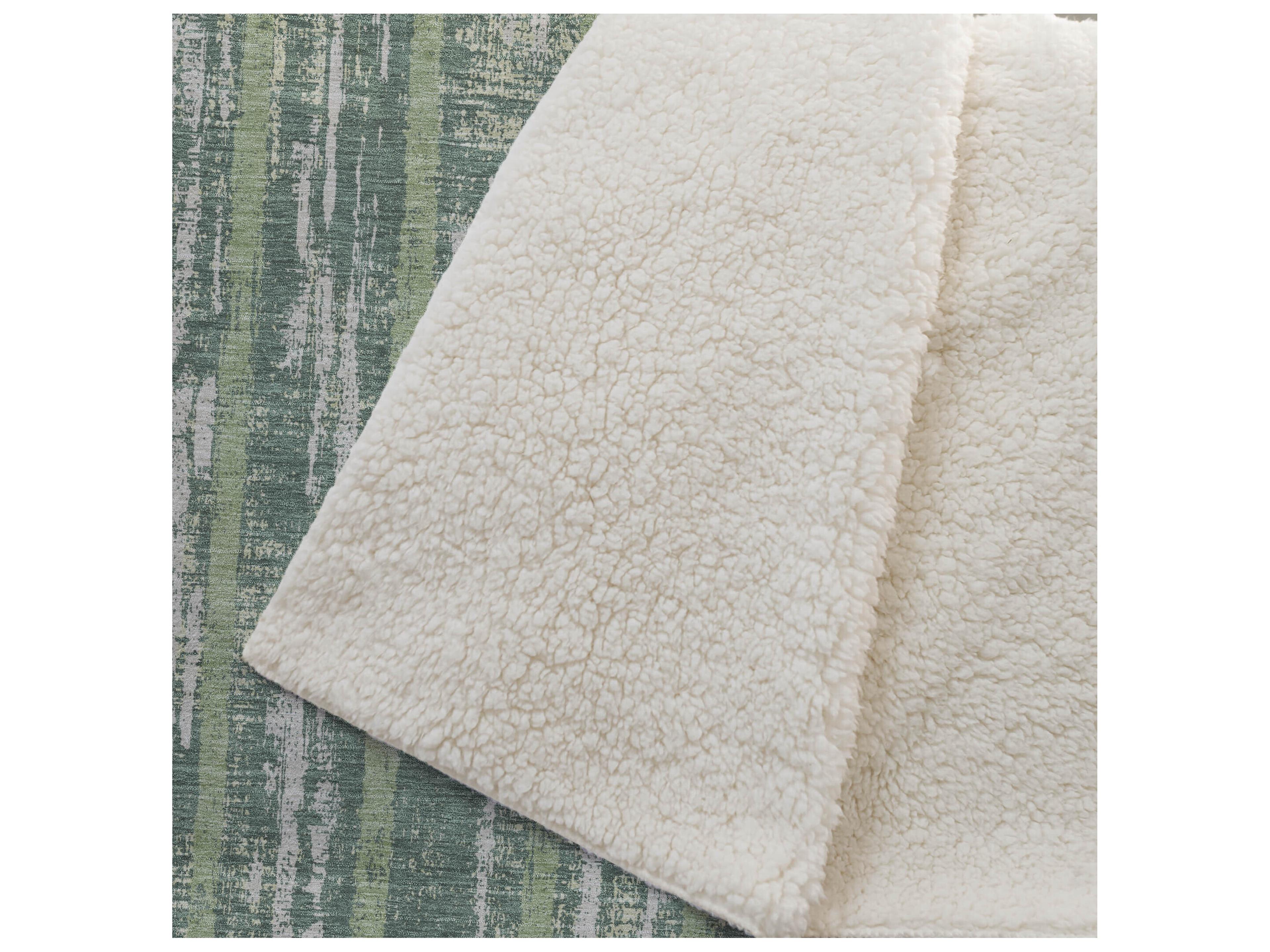 Dalyn Sherpa Green Polyester Throw