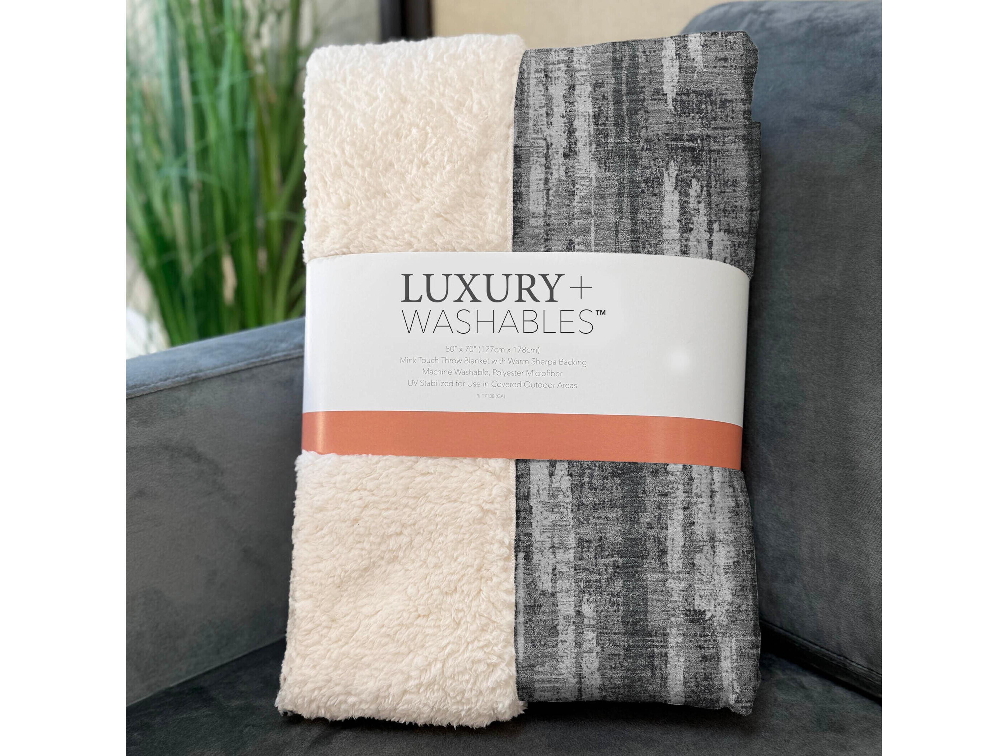 Dalyn Sherpa Gray Polyester Throw