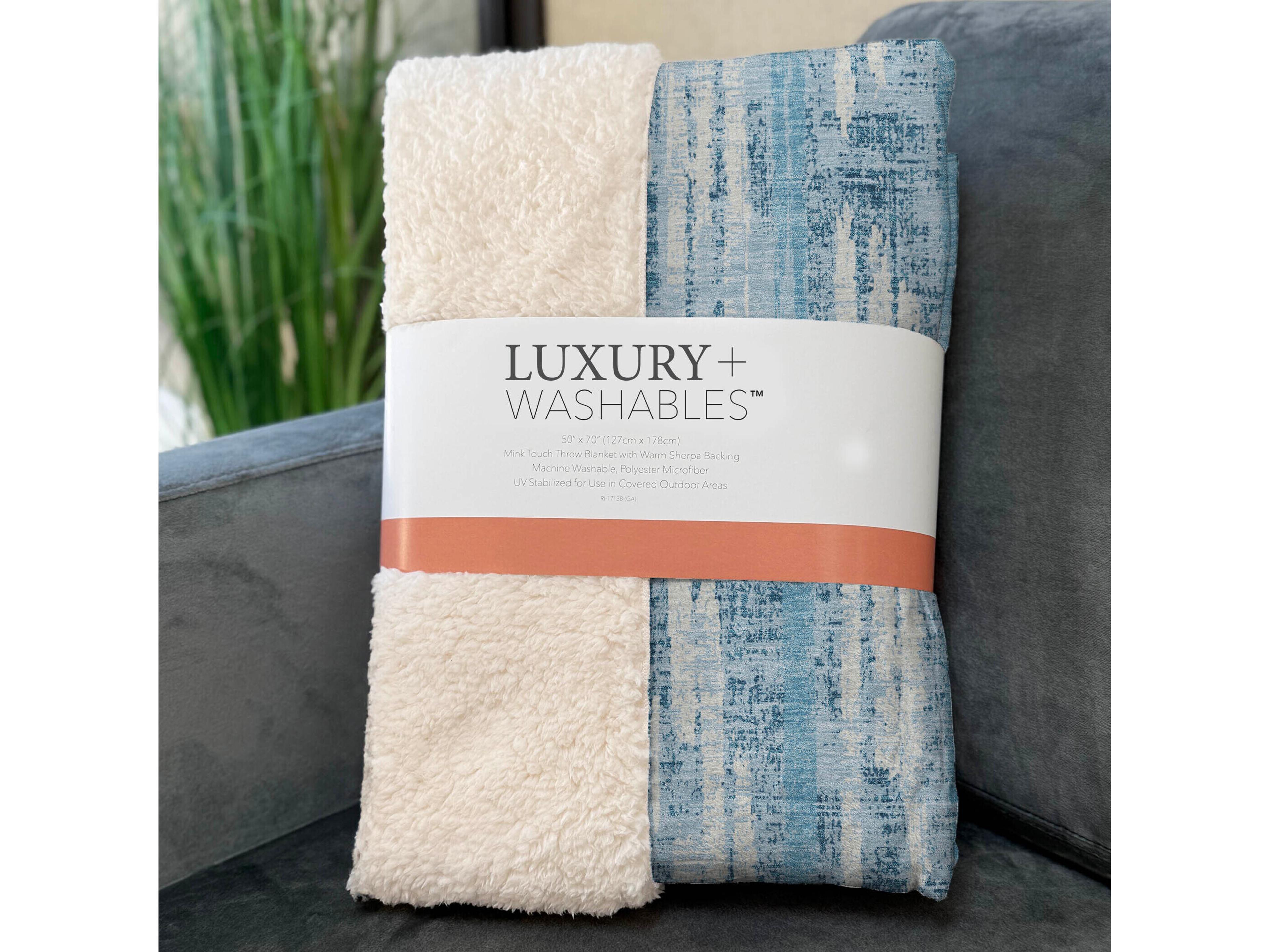 Dalyn Sherpa Blue Polyester Throw