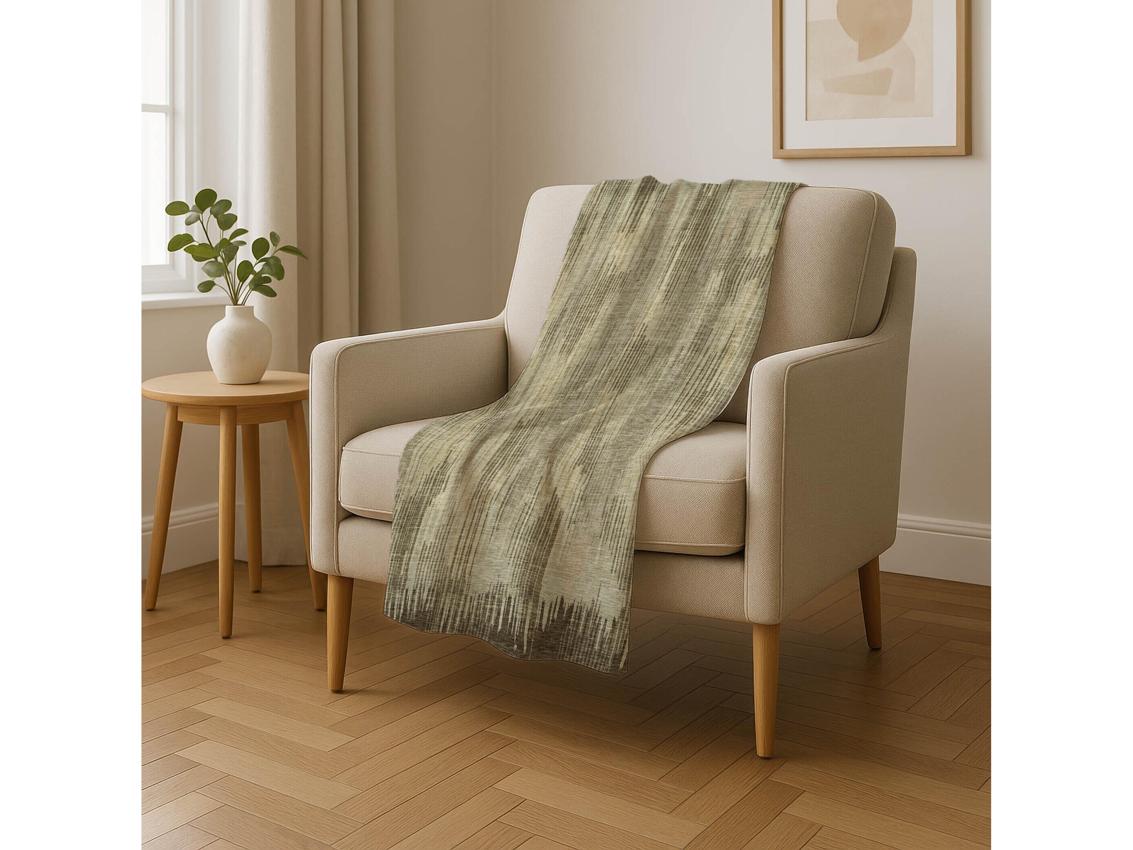 Dalyn Sherpa Brown Polyester Throw