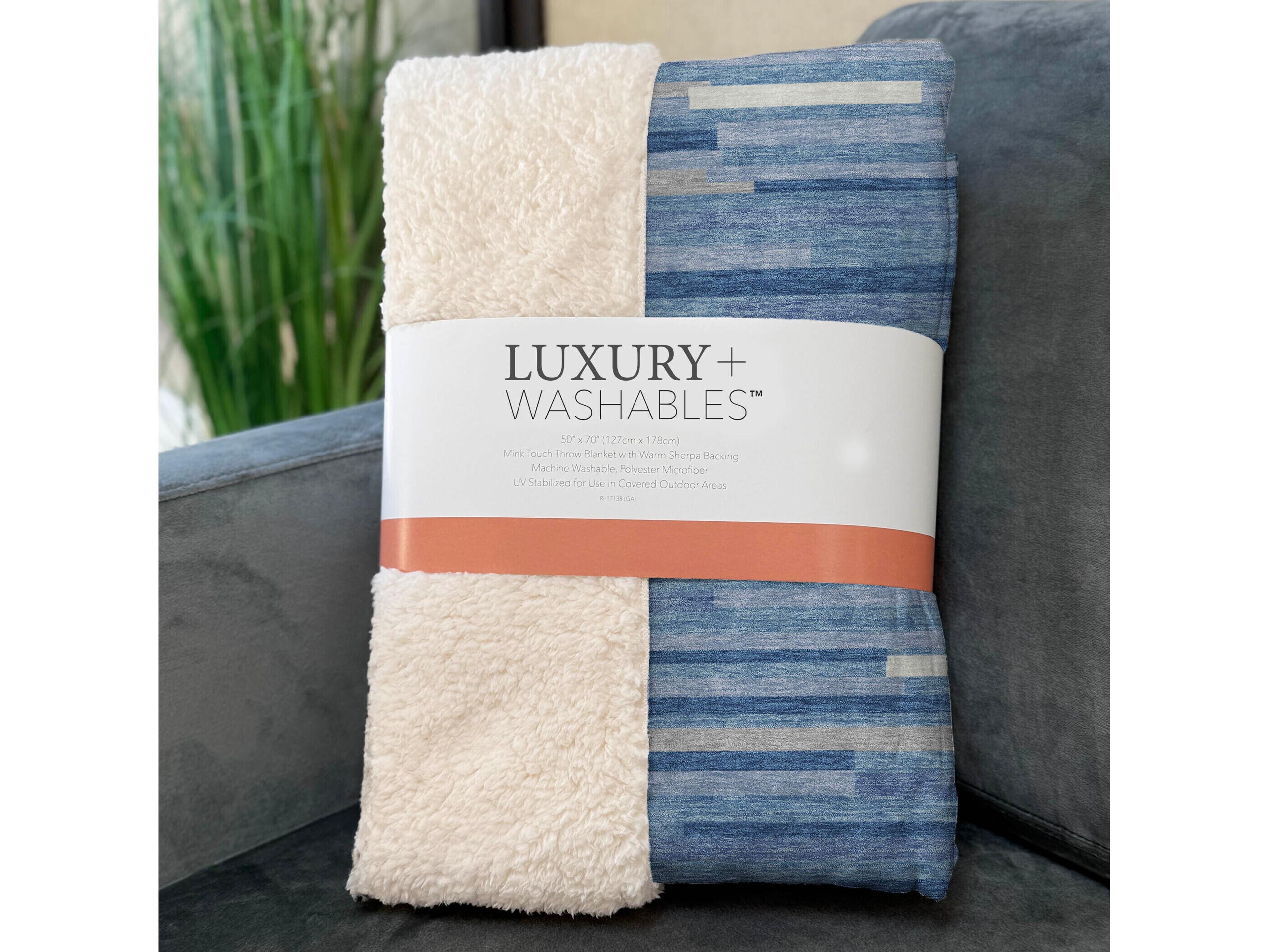 Dalyn Sherpa Blue Polyester Throw