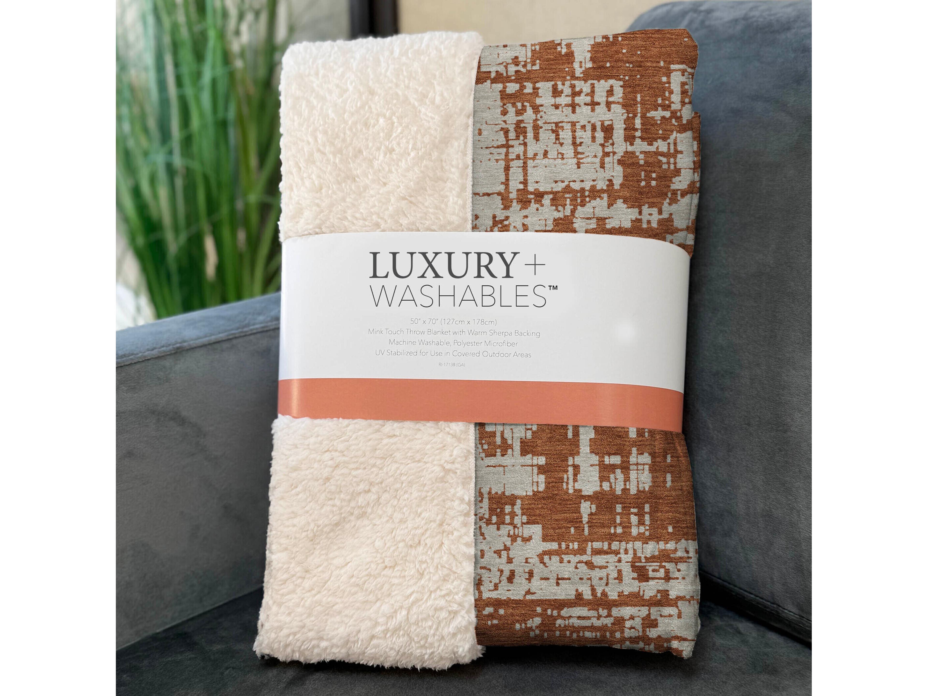 Dalyn Sherpa Orange Polyester Throw