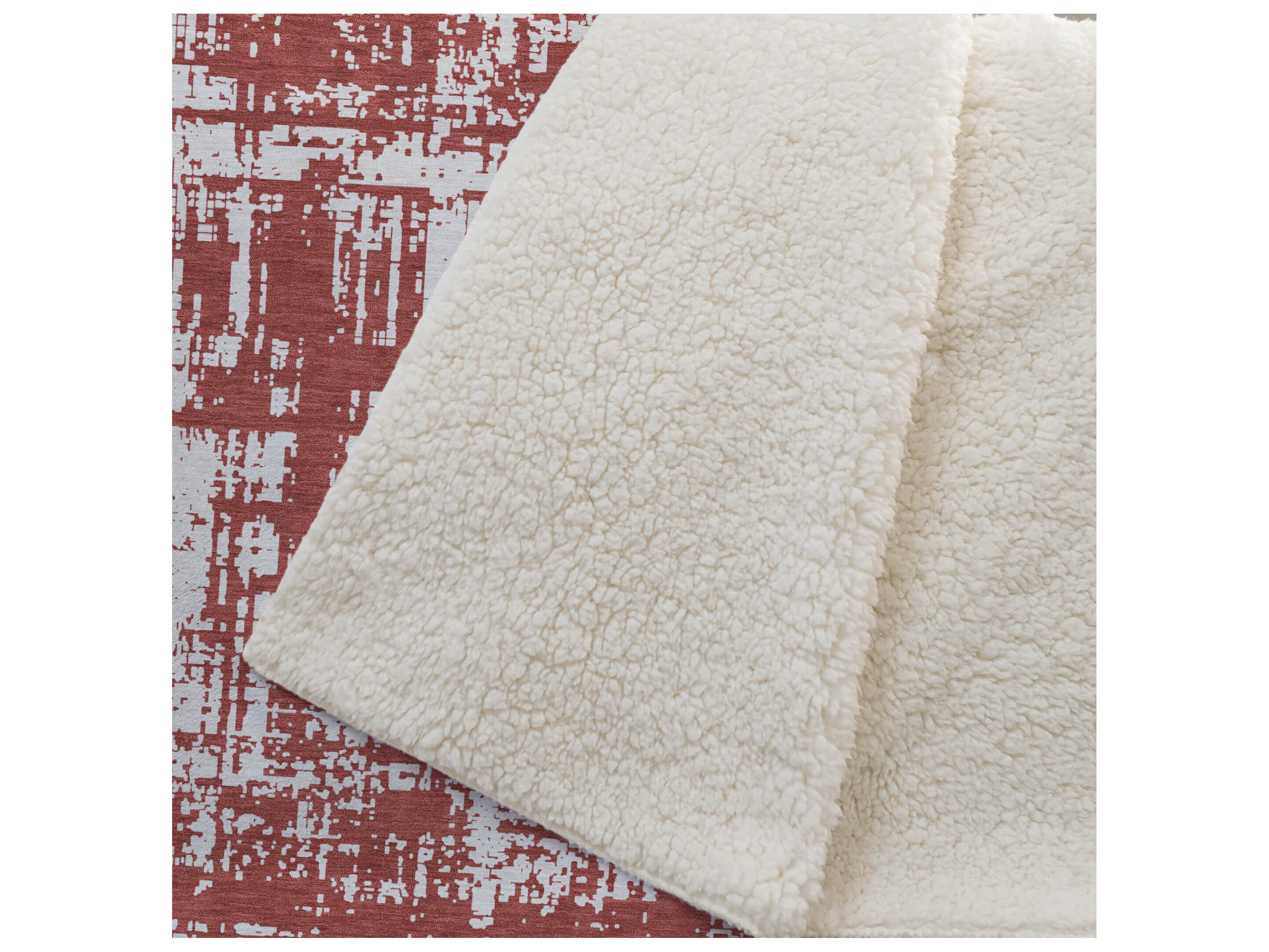 Dalyn Sherpa Red Polyester Throw