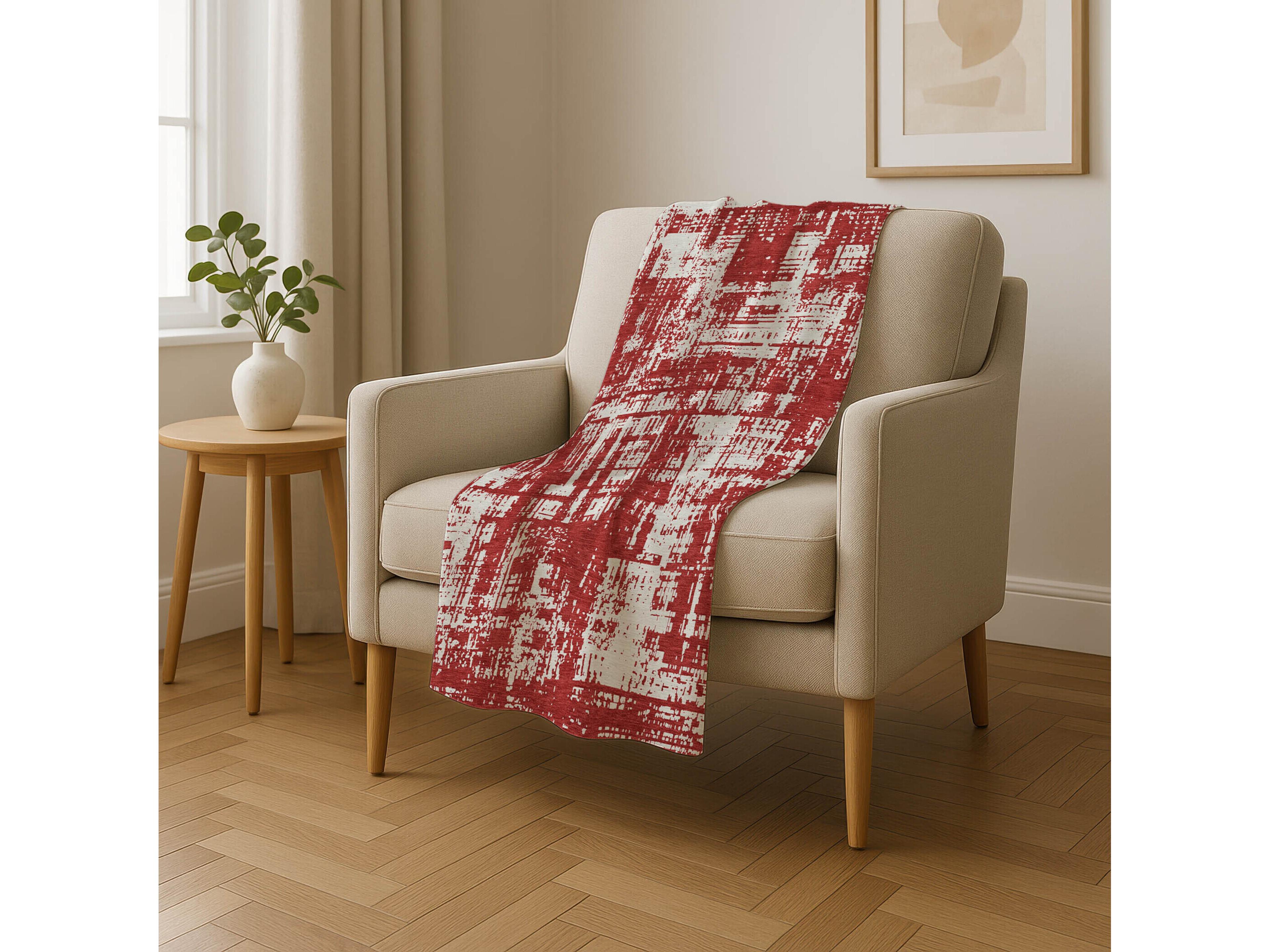 Dalyn Sherpa Red Polyester Throw