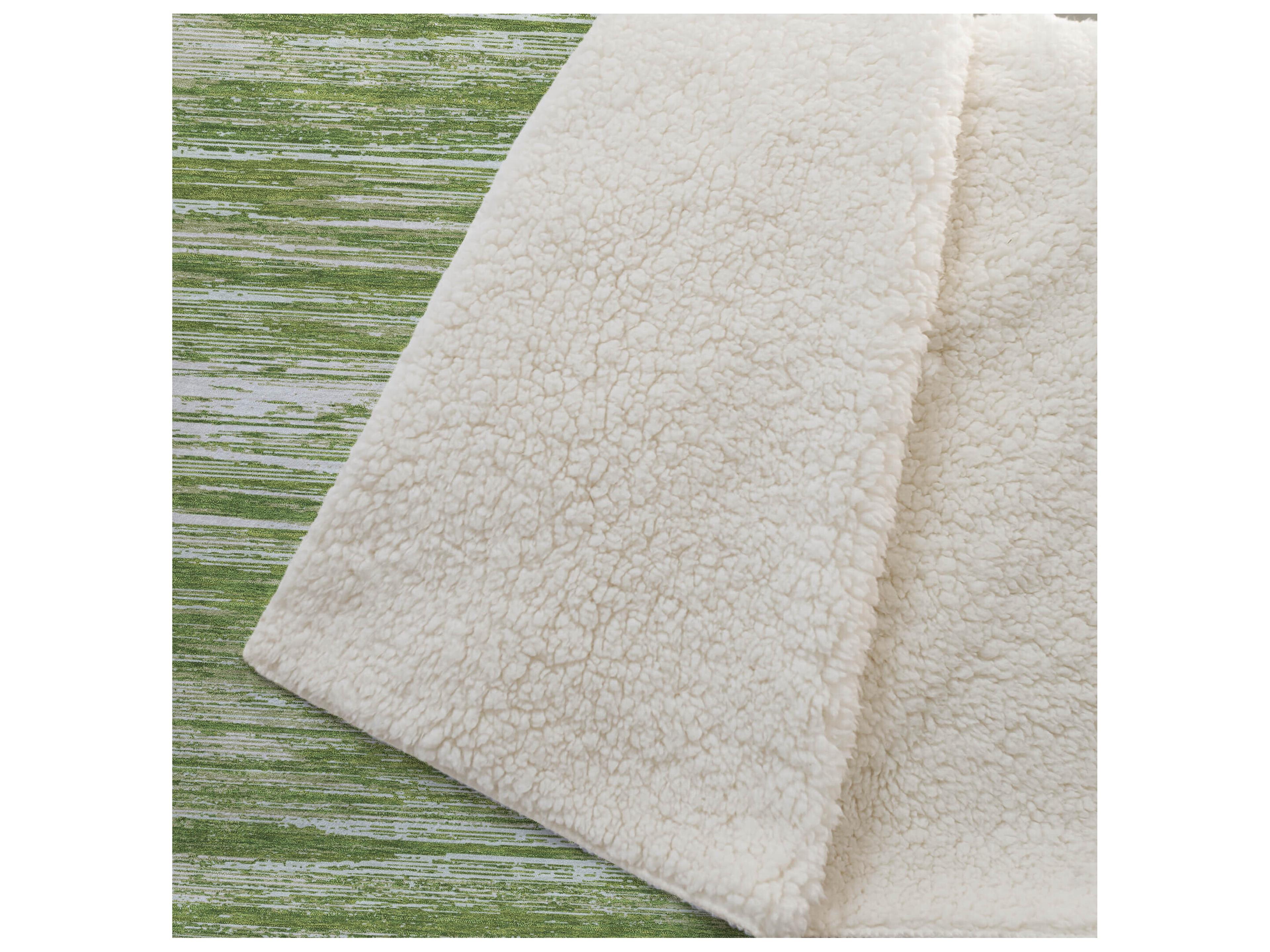 Dalyn Sherpa Green Polyester Throw