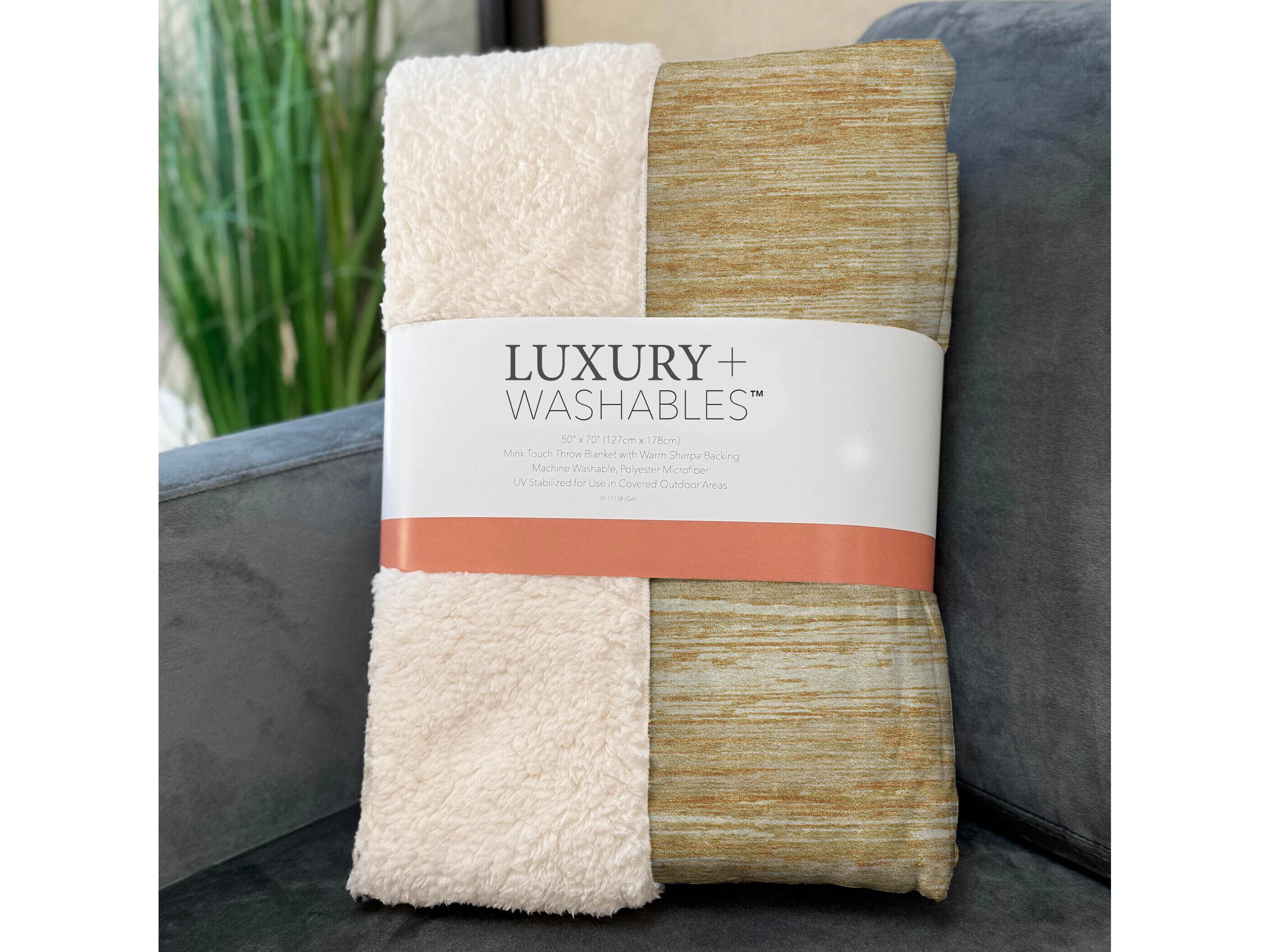 Dalyn Sherpa Gold Polyester Throw