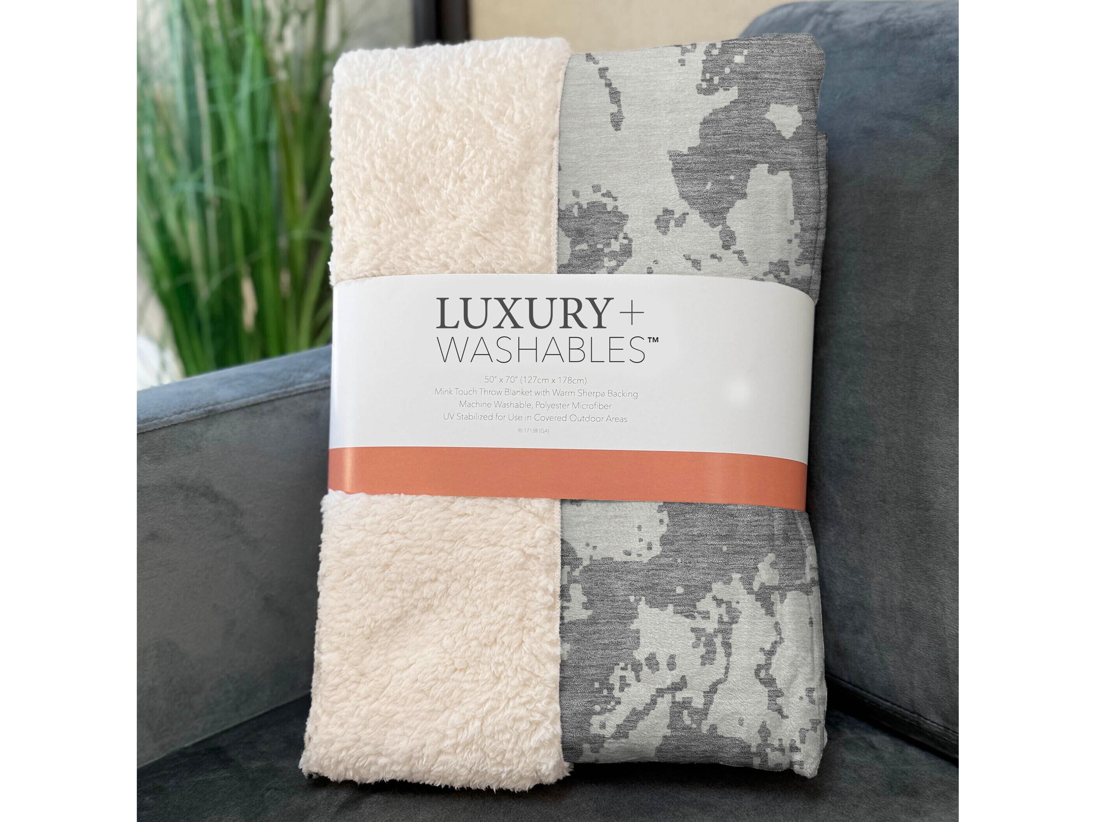 Dalyn Sherpa Gray Polyester Throw