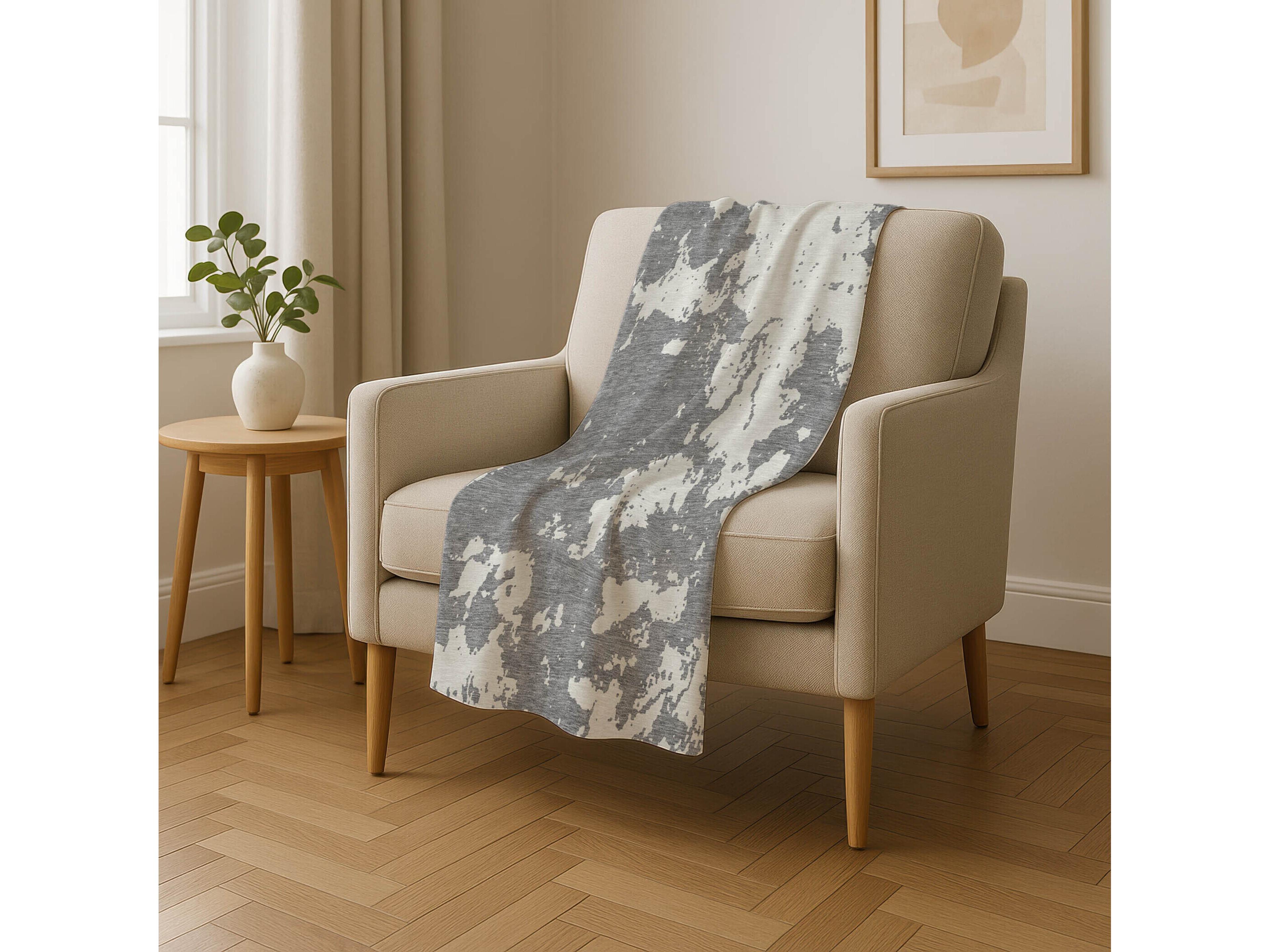 Dalyn Sherpa Gray Polyester Throw