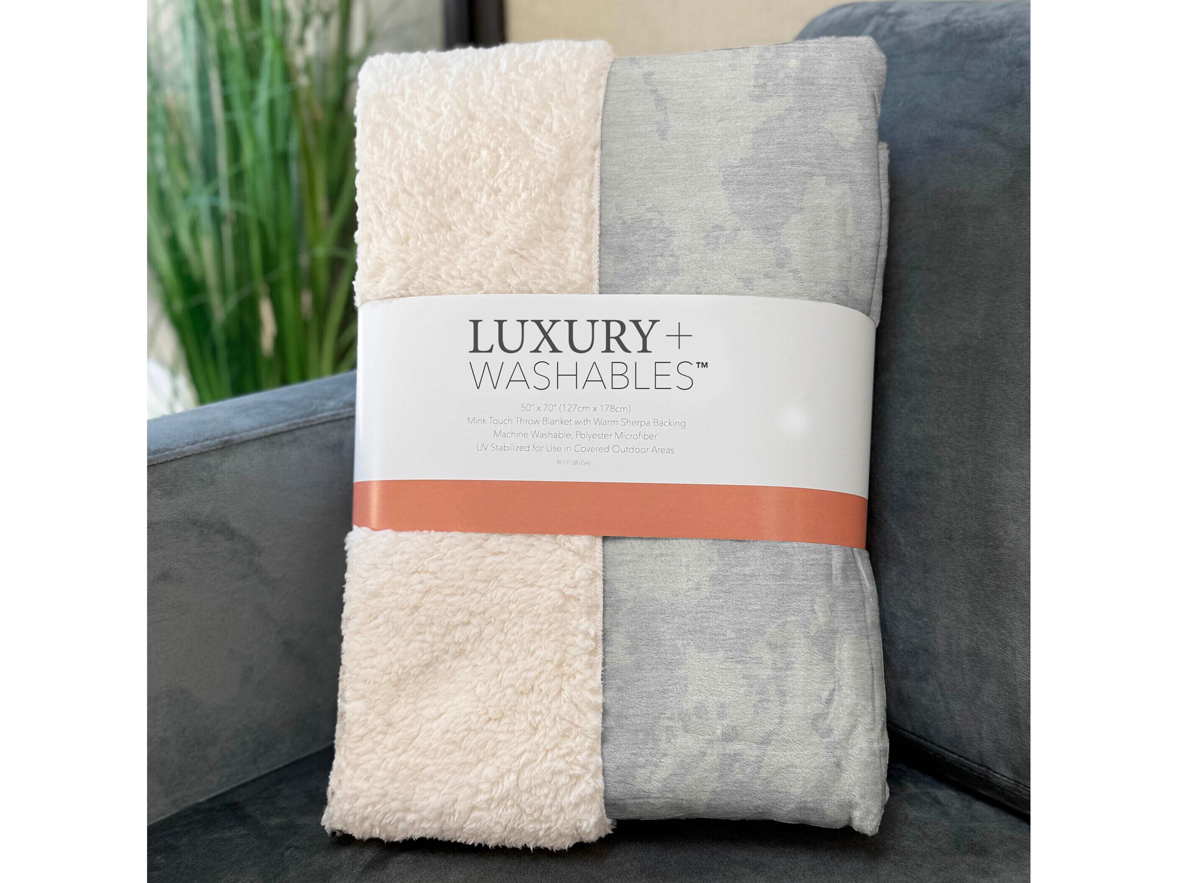 Dalyn Sherpa Gray Polyester Throw