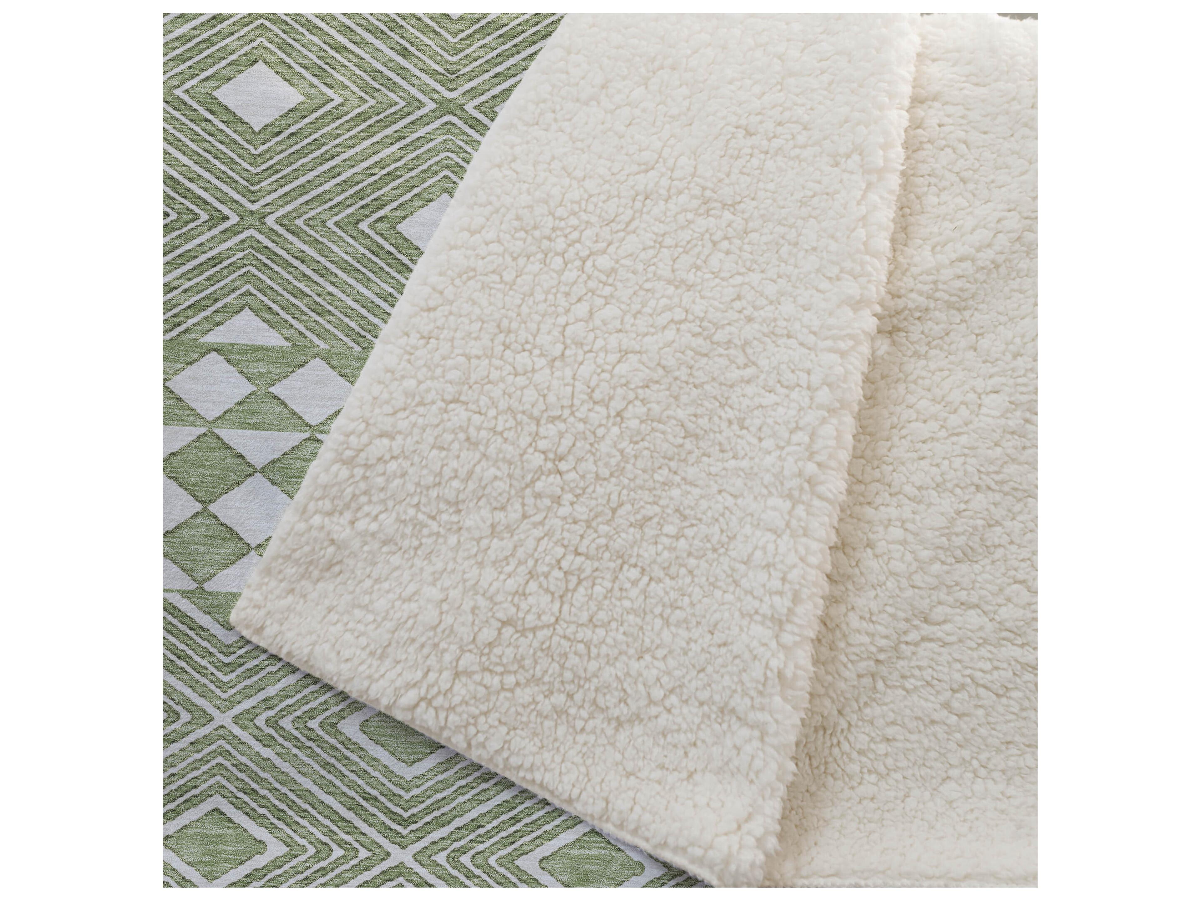 Dalyn Sherpa Green Polyester Throw