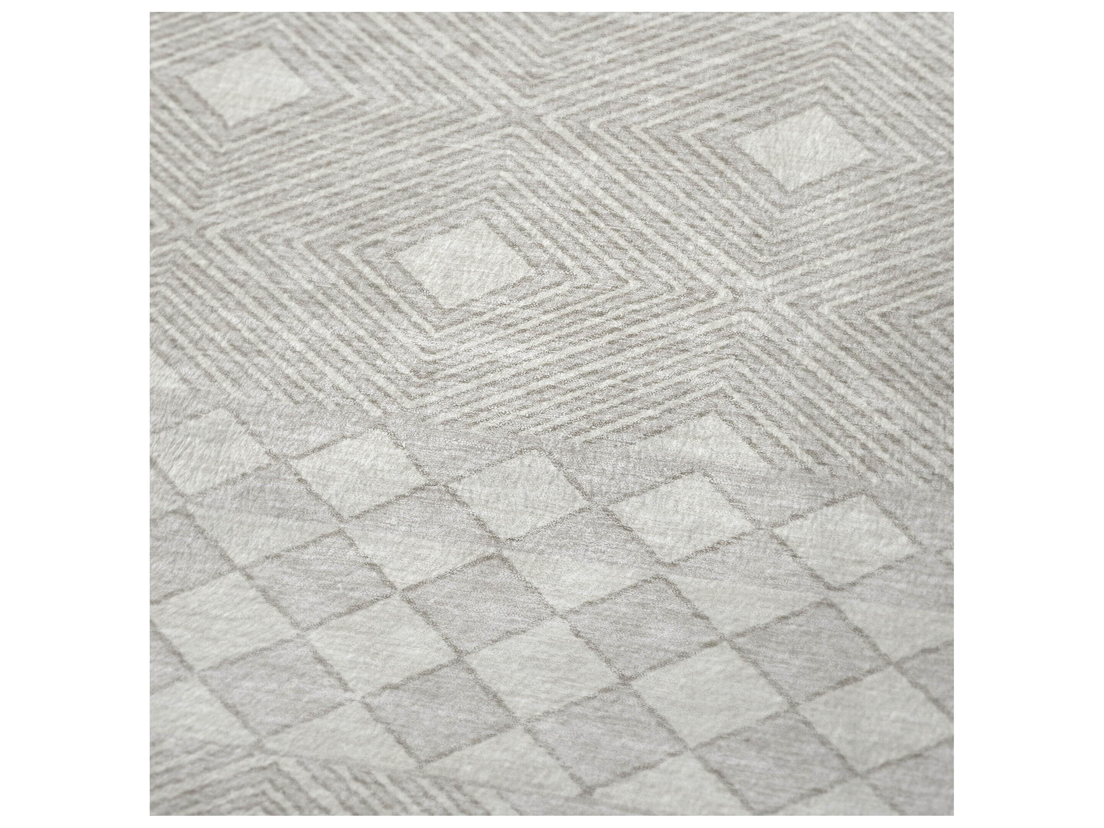 Dalyn Sherpa Ivory Polyester Throw