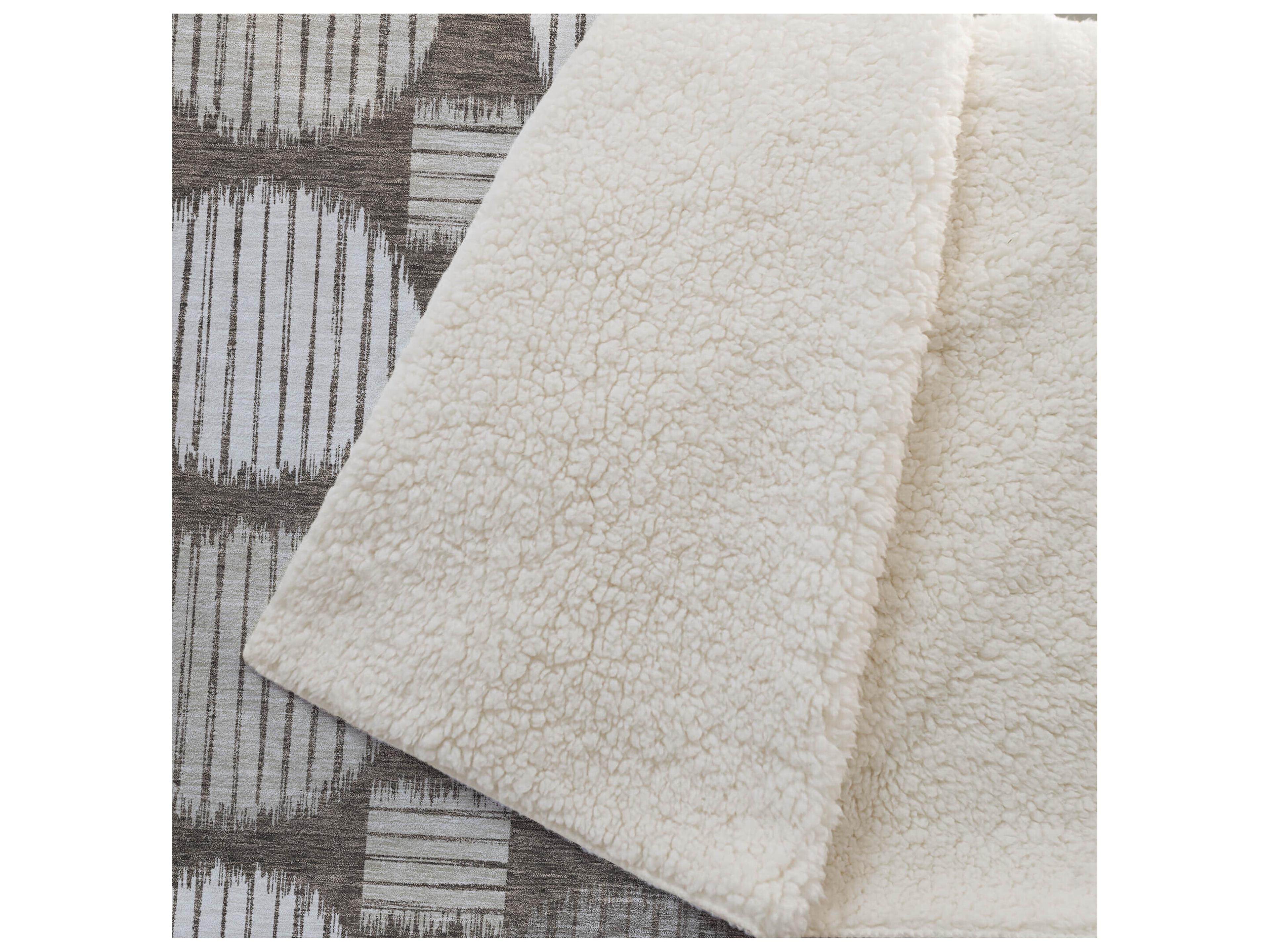 Dalyn Sherpa Brown Polyester Throw