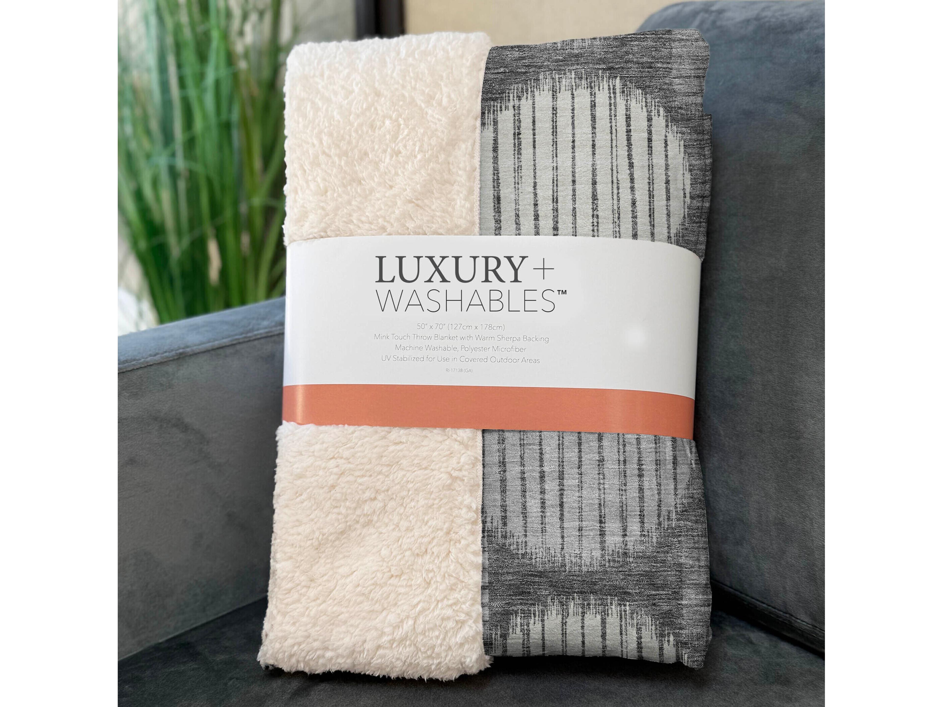 Dalyn Sherpa Gray Polyester Throw