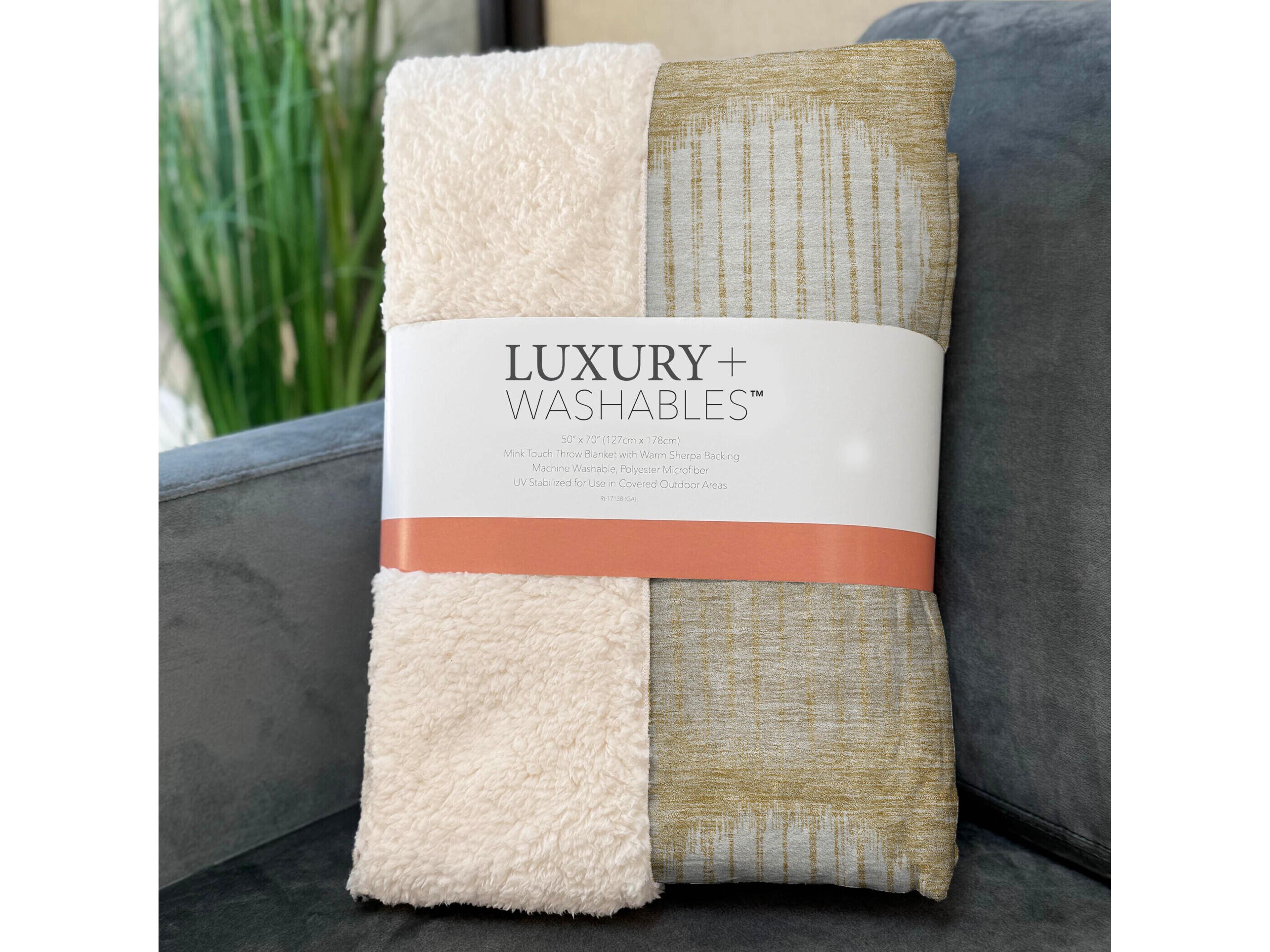 Dalyn Sherpa Gold Polyester Throw