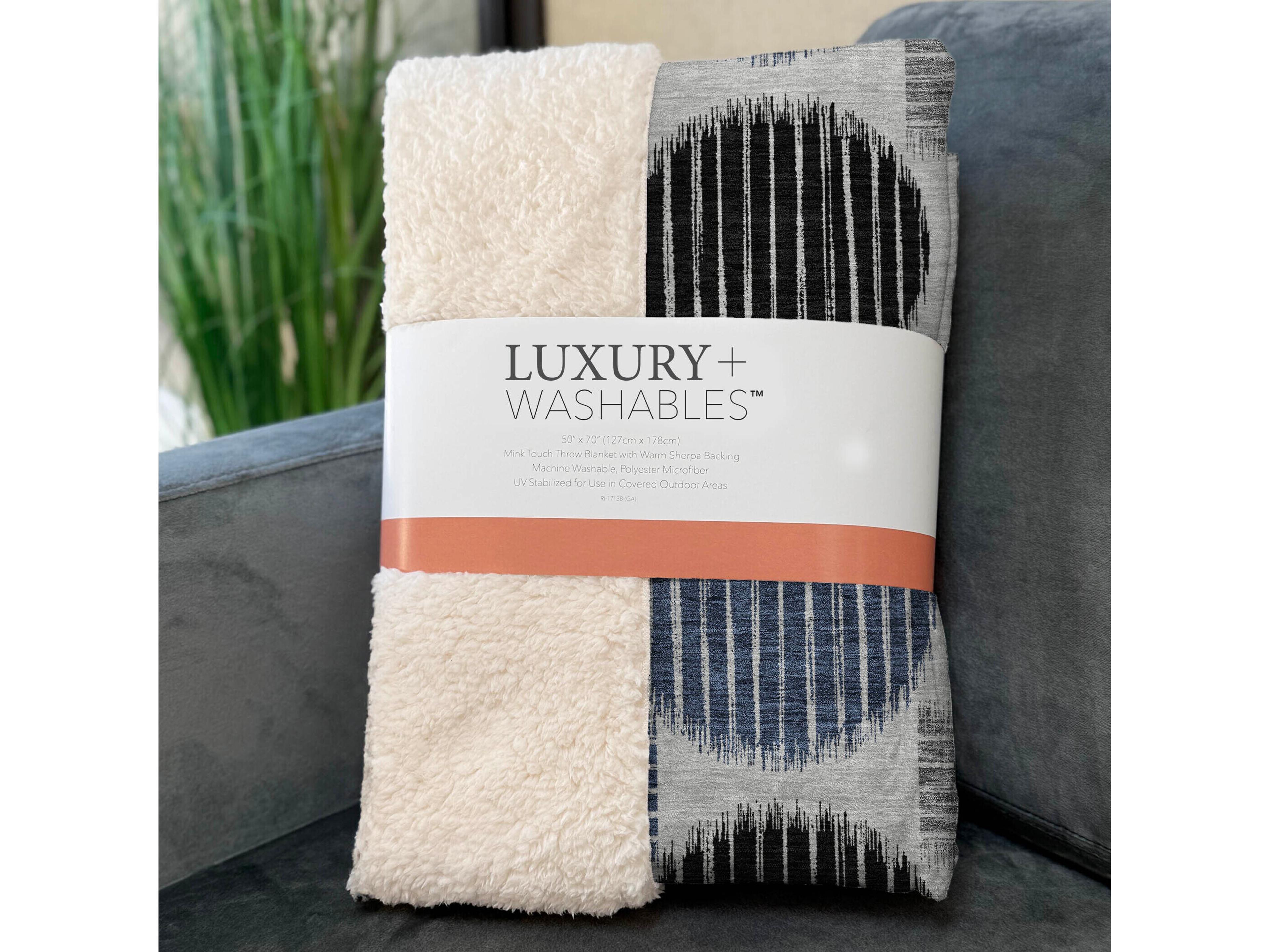 Dalyn Sherpa Gray Polyester Throw