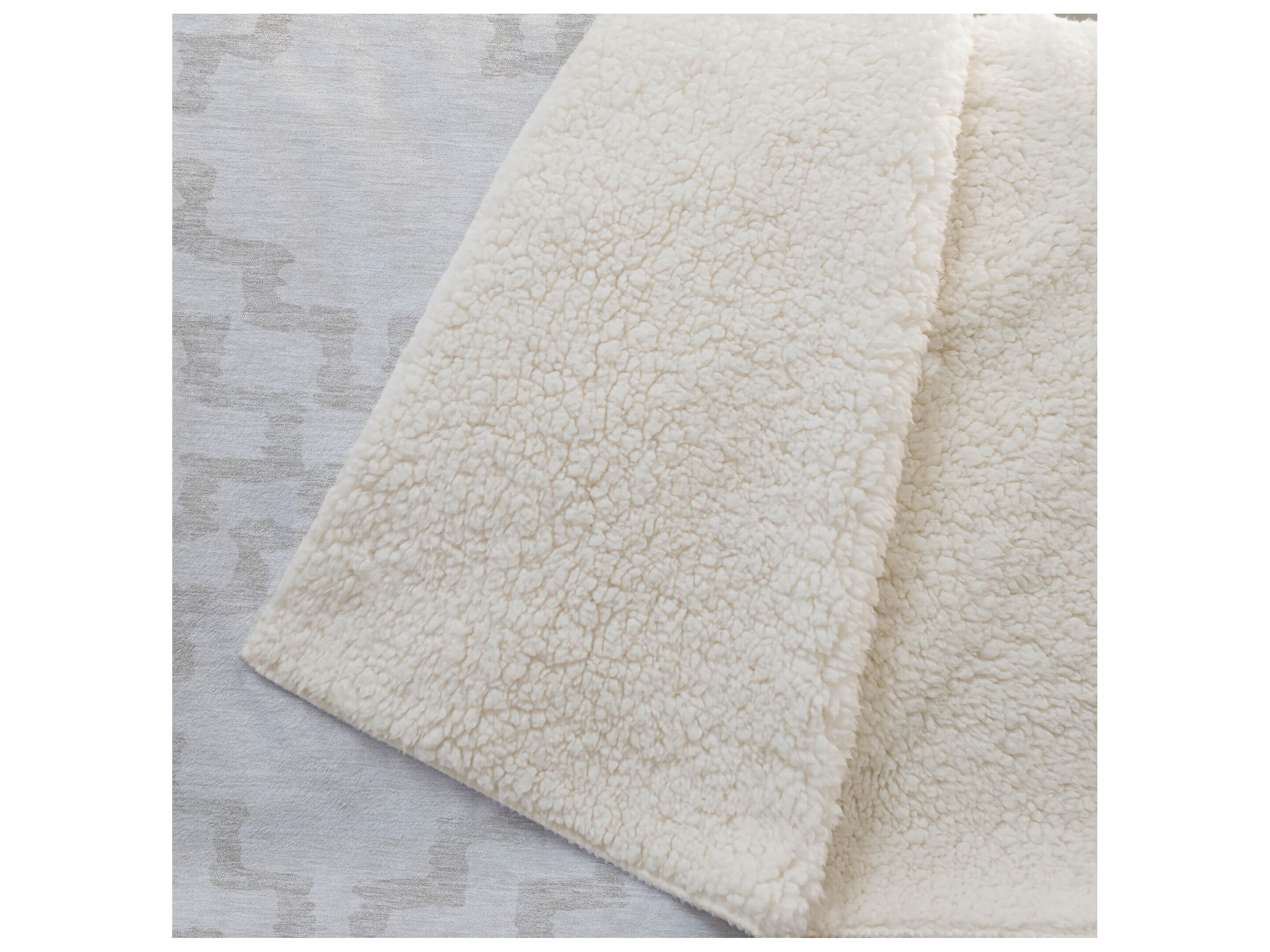 Dalyn Sherpa Ivory Polyester Throw