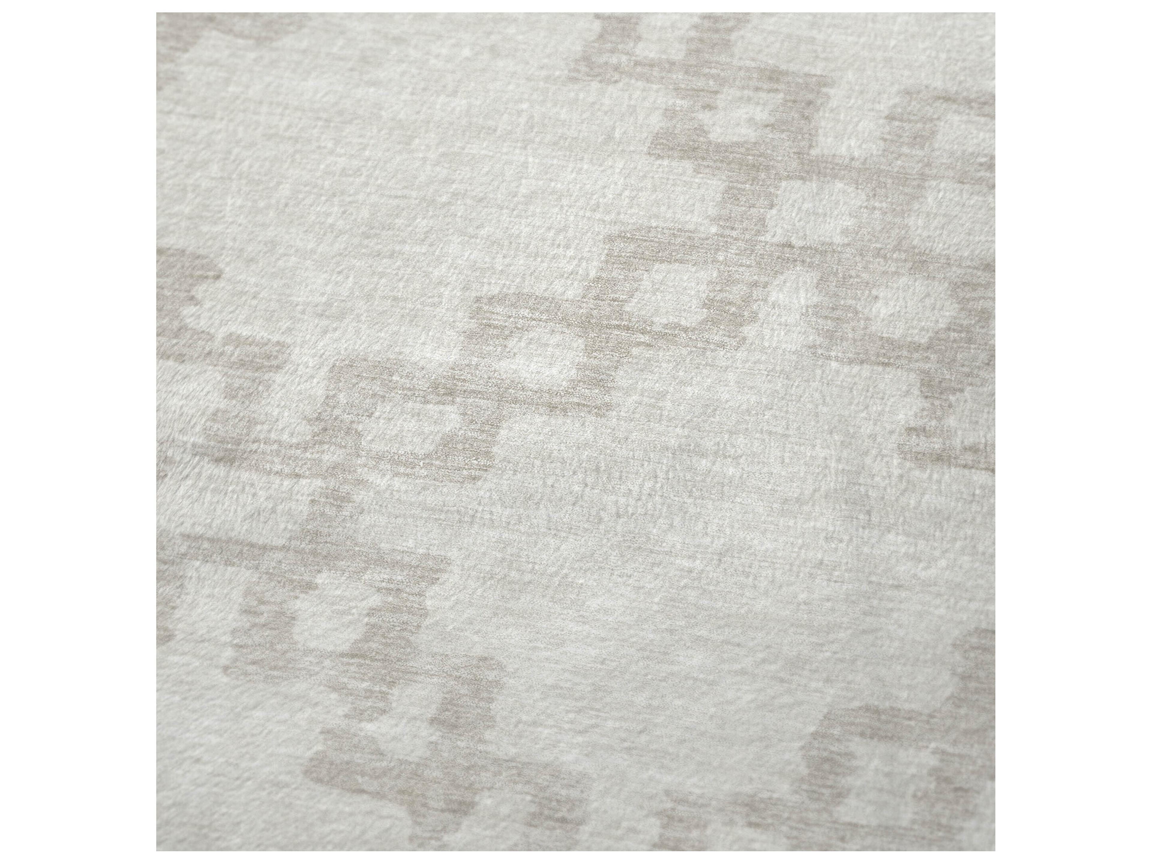 Dalyn Sherpa Ivory Polyester Throw