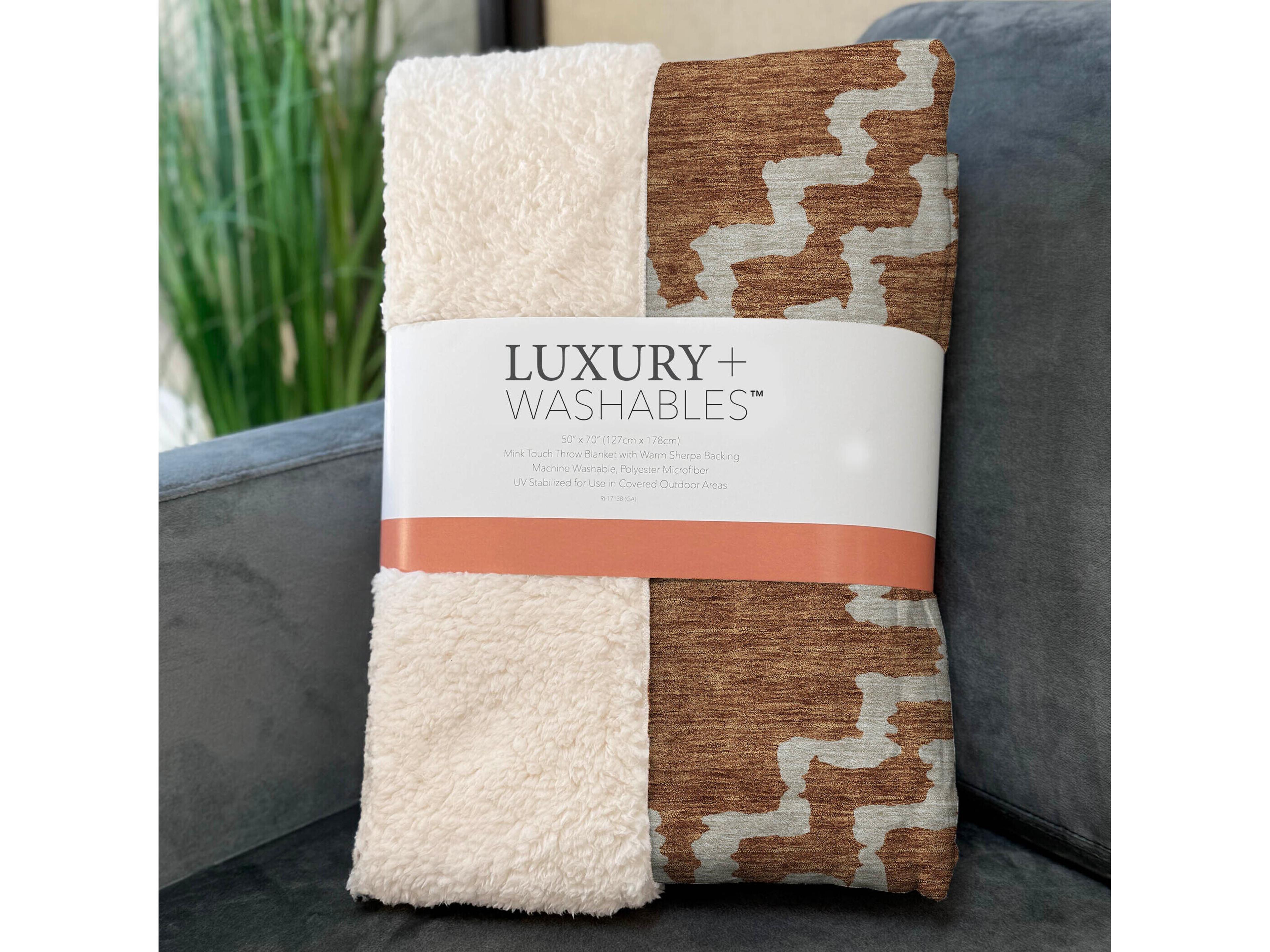 Dalyn Sherpa Orange Polyester Throw