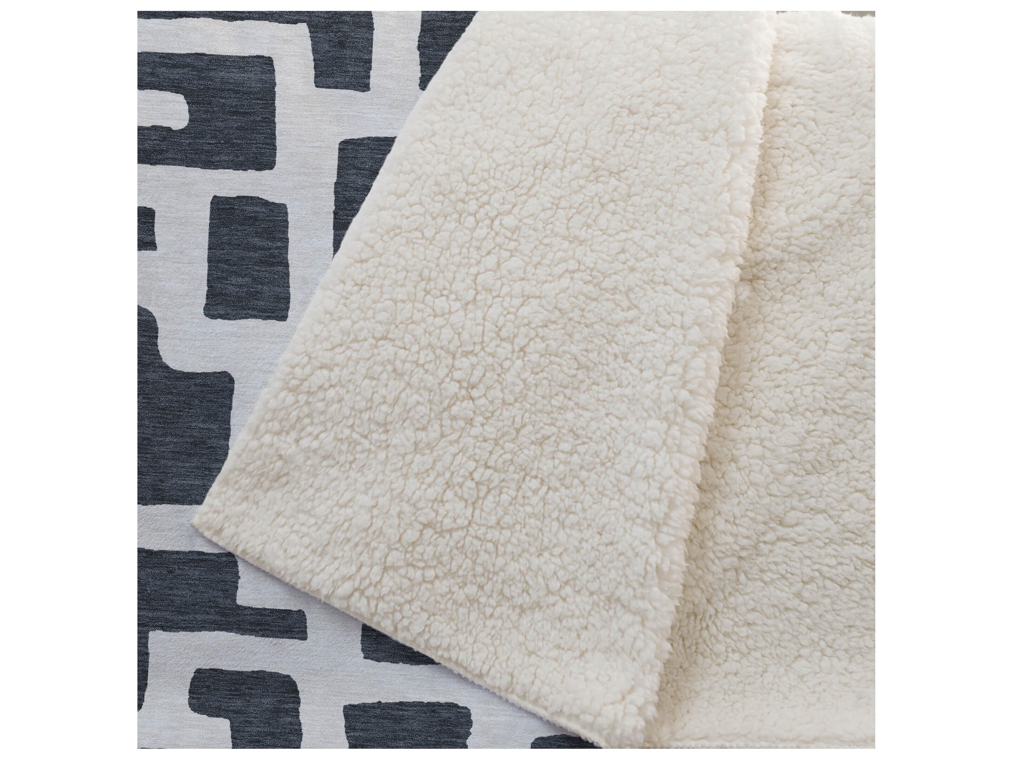 Dalyn Sherpa Black Polyester Throw