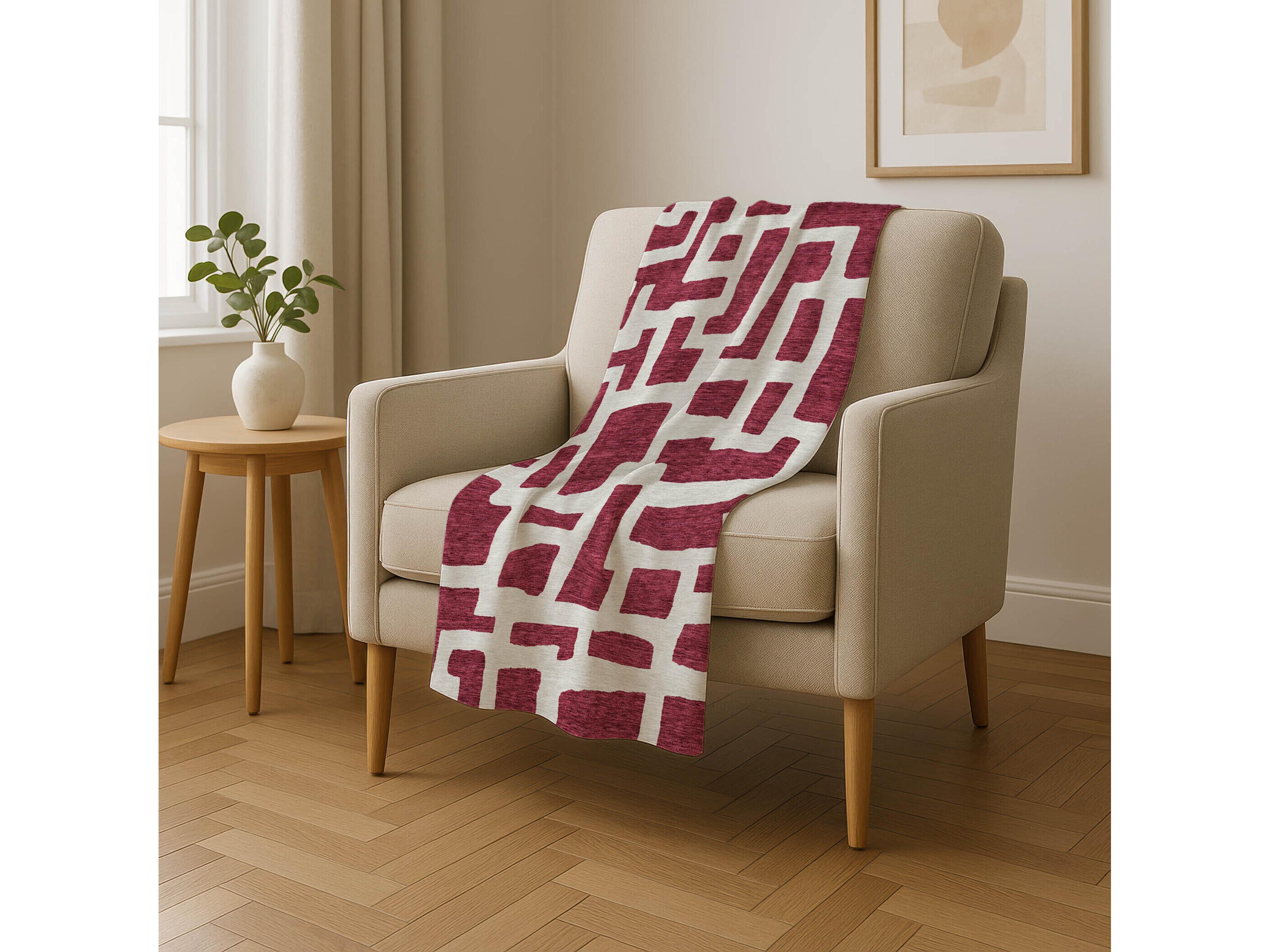 Dalyn Sherpa Red Polyester Throw