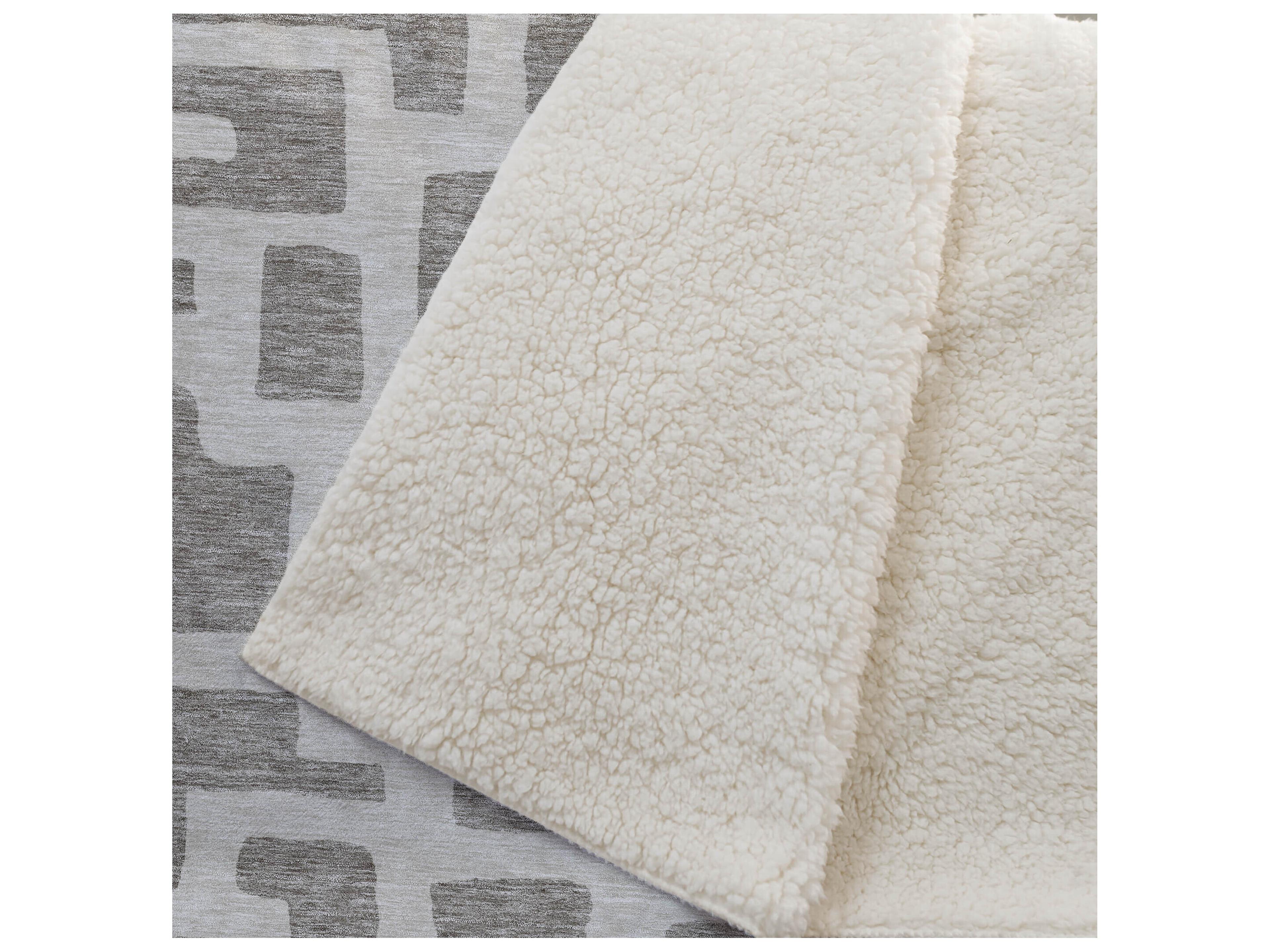 Dalyn Sherpa Brown Polyester Throw