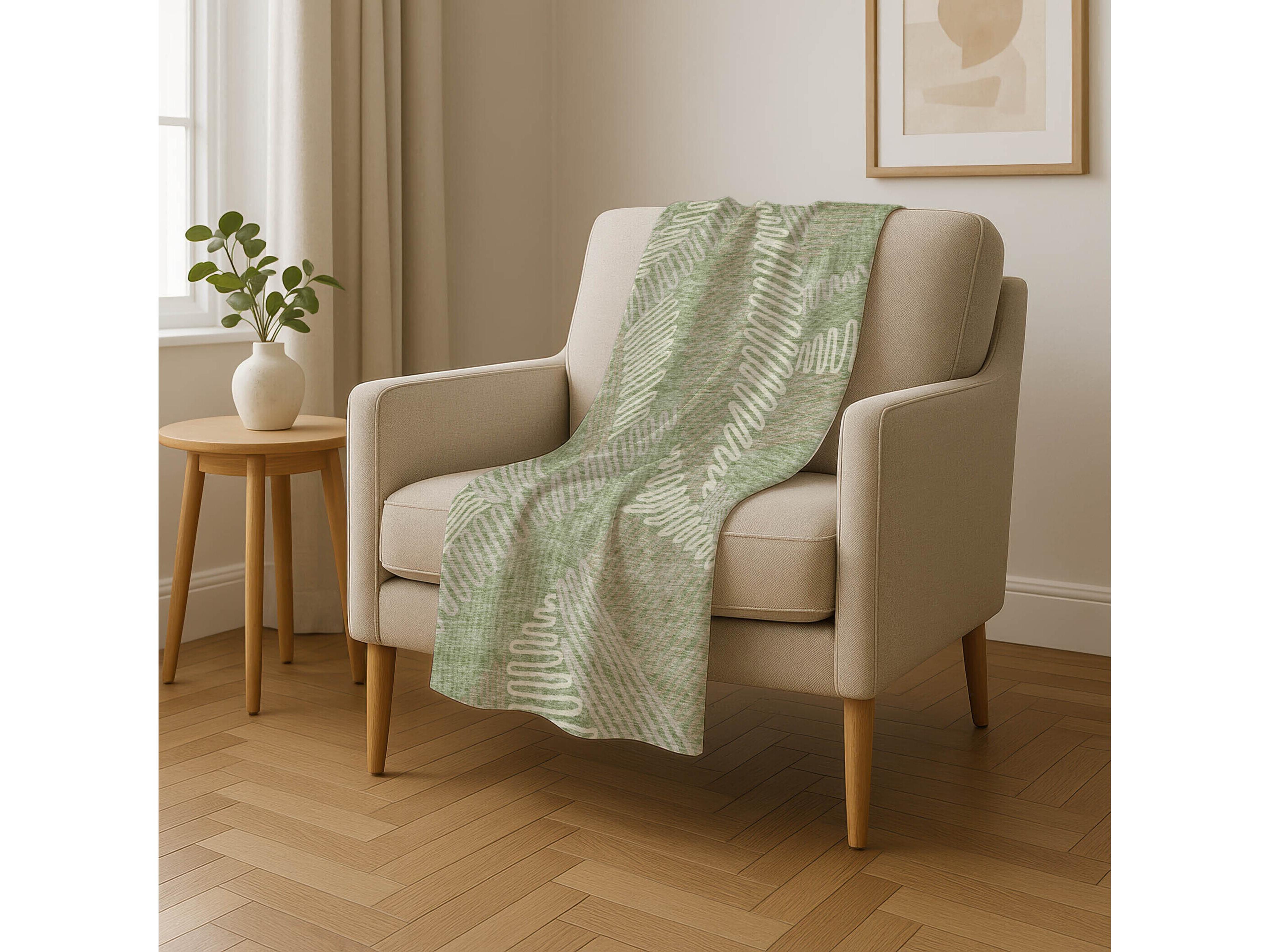 Dalyn Sherpa Green Polyester Throw