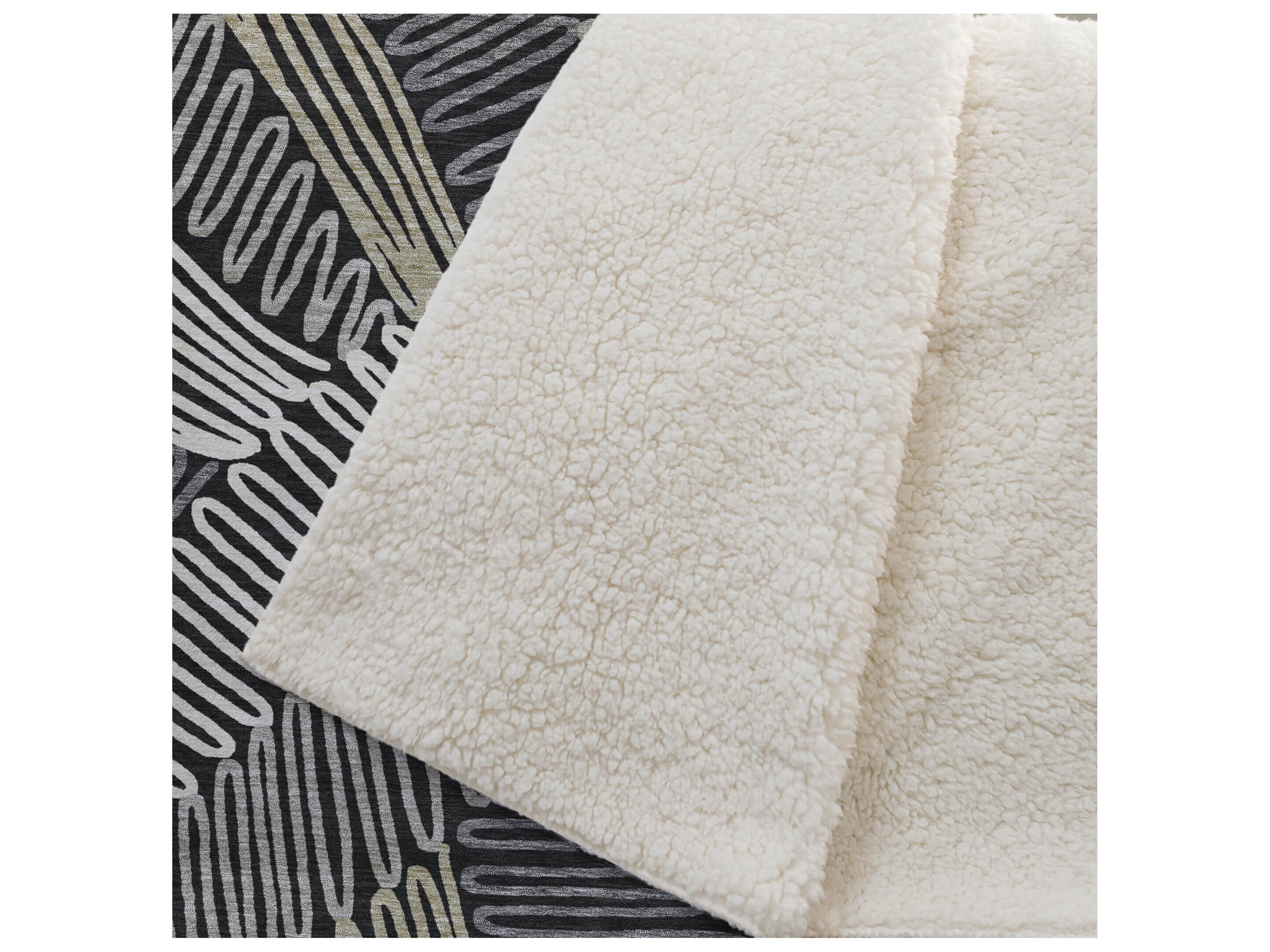 Dalyn Sherpa Black Polyester Throw